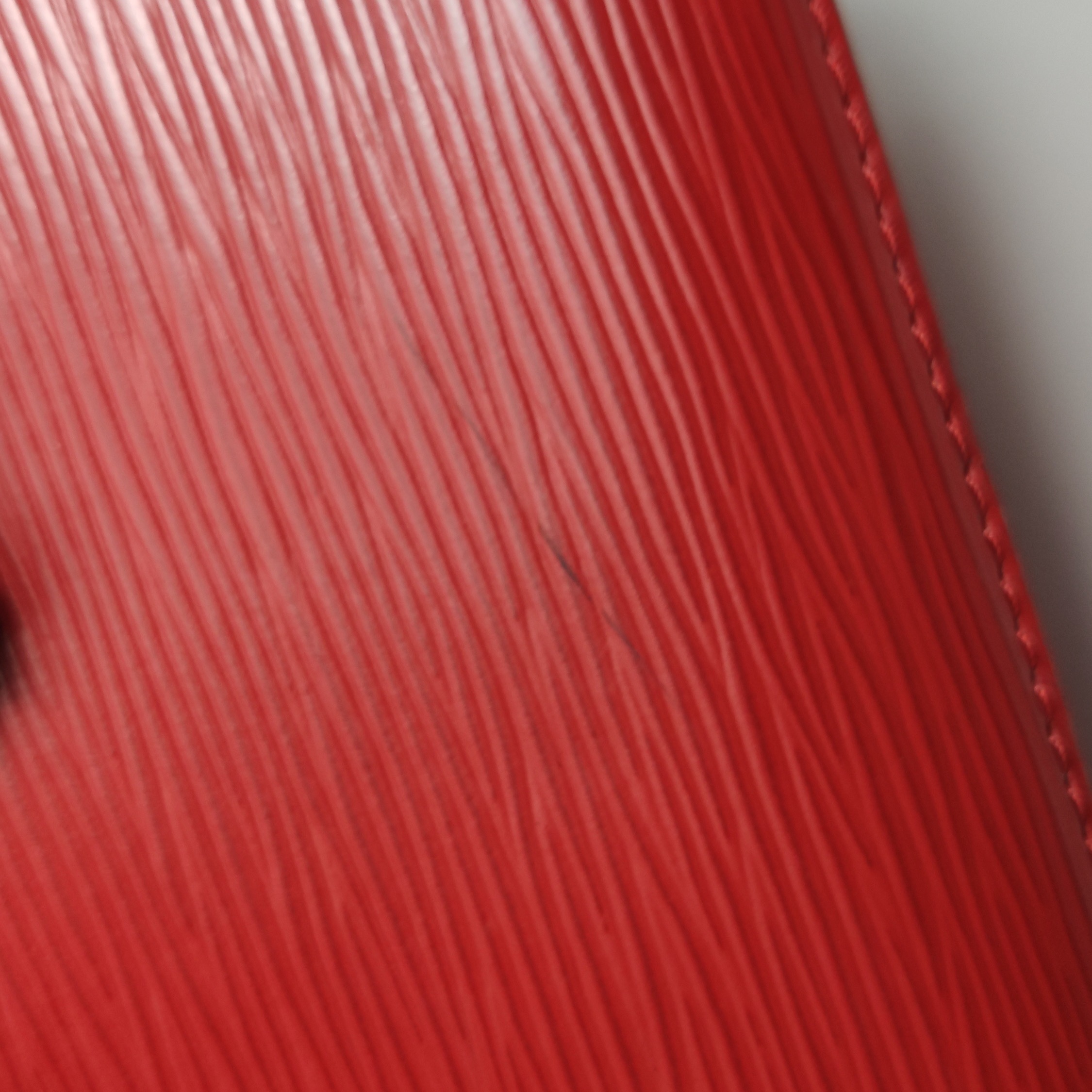 Louis Vuitton(LV) NeoNoe Handbag Epi Leather MM — photo 10 of 15