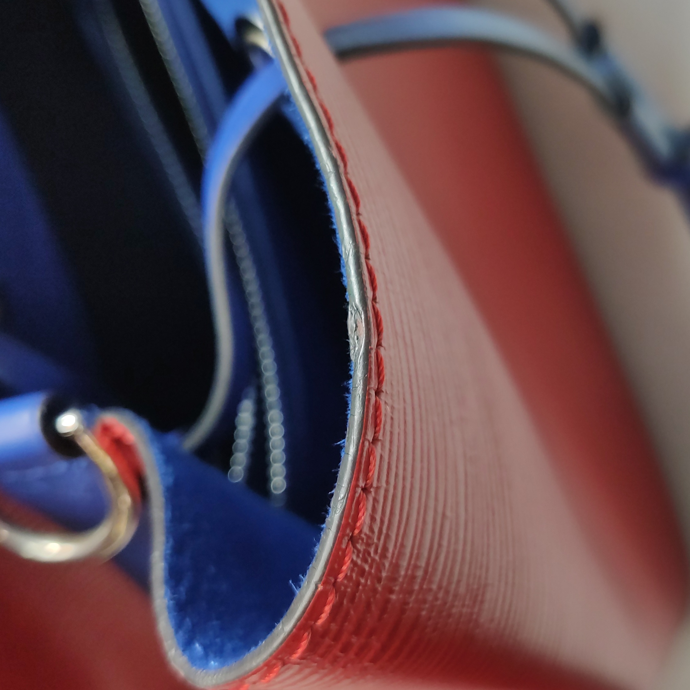 Louis Vuitton(LV) NeoNoe Handbag Epi Leather MM — photo 12 of 15