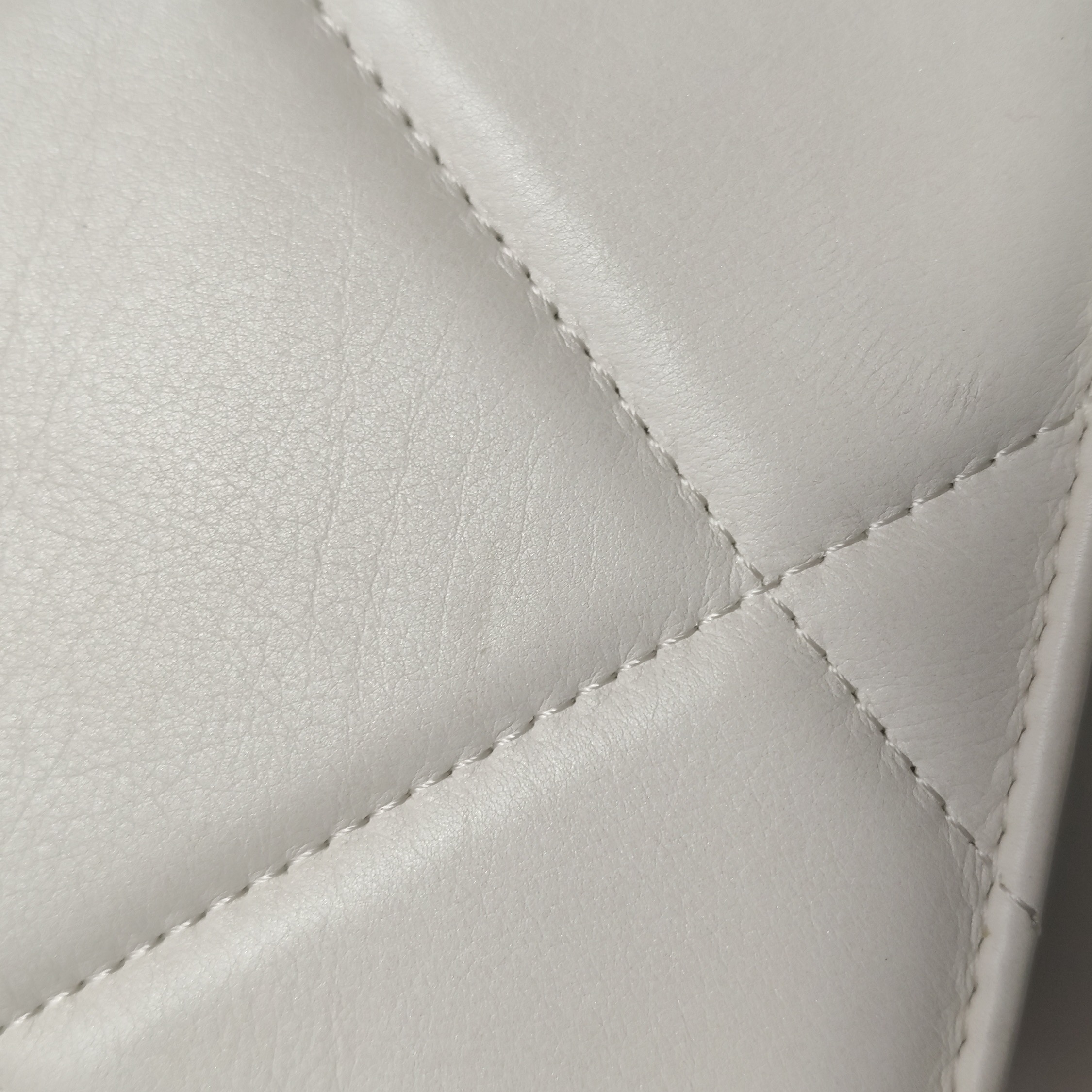 Chanel 19 Wallet on Chain Quilted Lambskin — photo 18 of 20