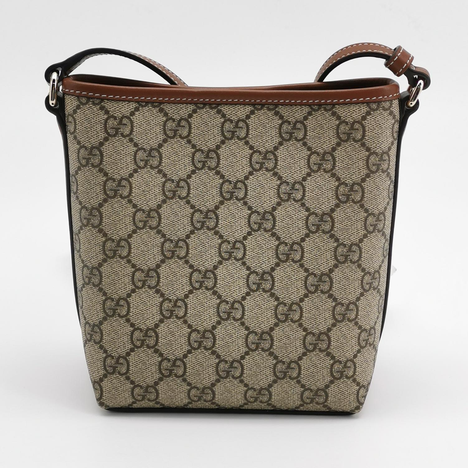 Gucci GG Emblem Bucket Bag GG Coated Canvas Nano — photo 3 of 10