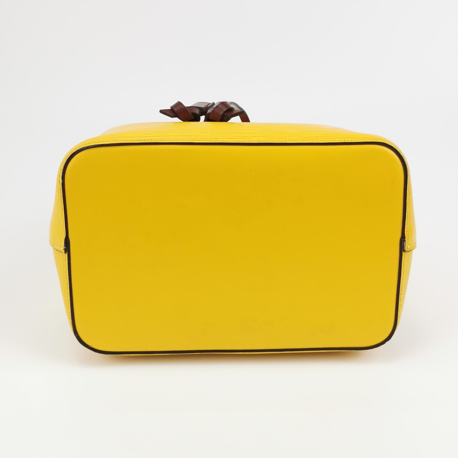 Louis Vuitton(LV) NeoNoe Handbag Epi Leather BB — photo 6 of 13