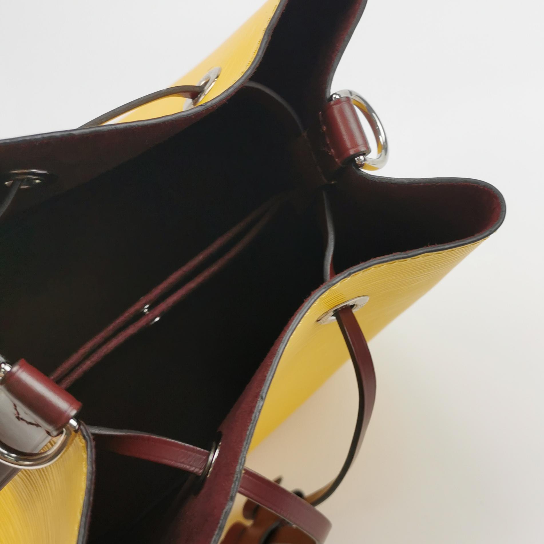 Louis Vuitton(LV) NeoNoe Handbag Epi Leather BB — photo 9 of 13