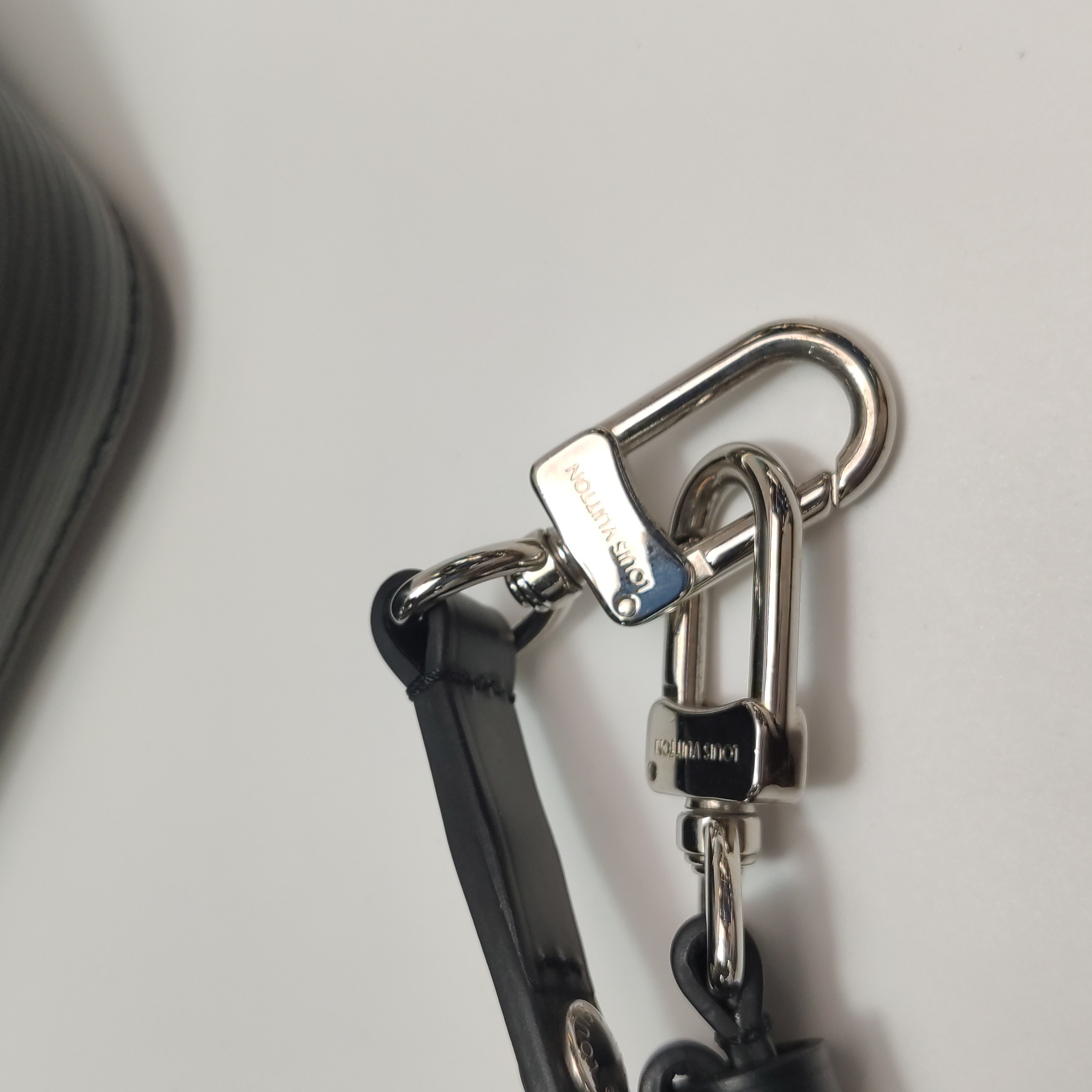 Louis Vuitton(LV) NeoNoe Handbag Epi Leather MM — photo 15 of 15
