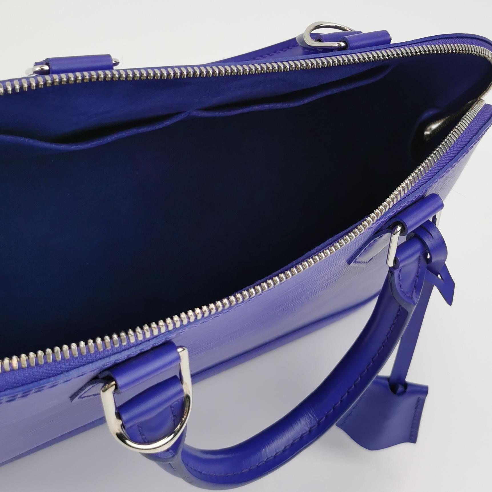 Louis Vuitton(LV) Alma Handbag Epi Leather PM — photo 7 of 16