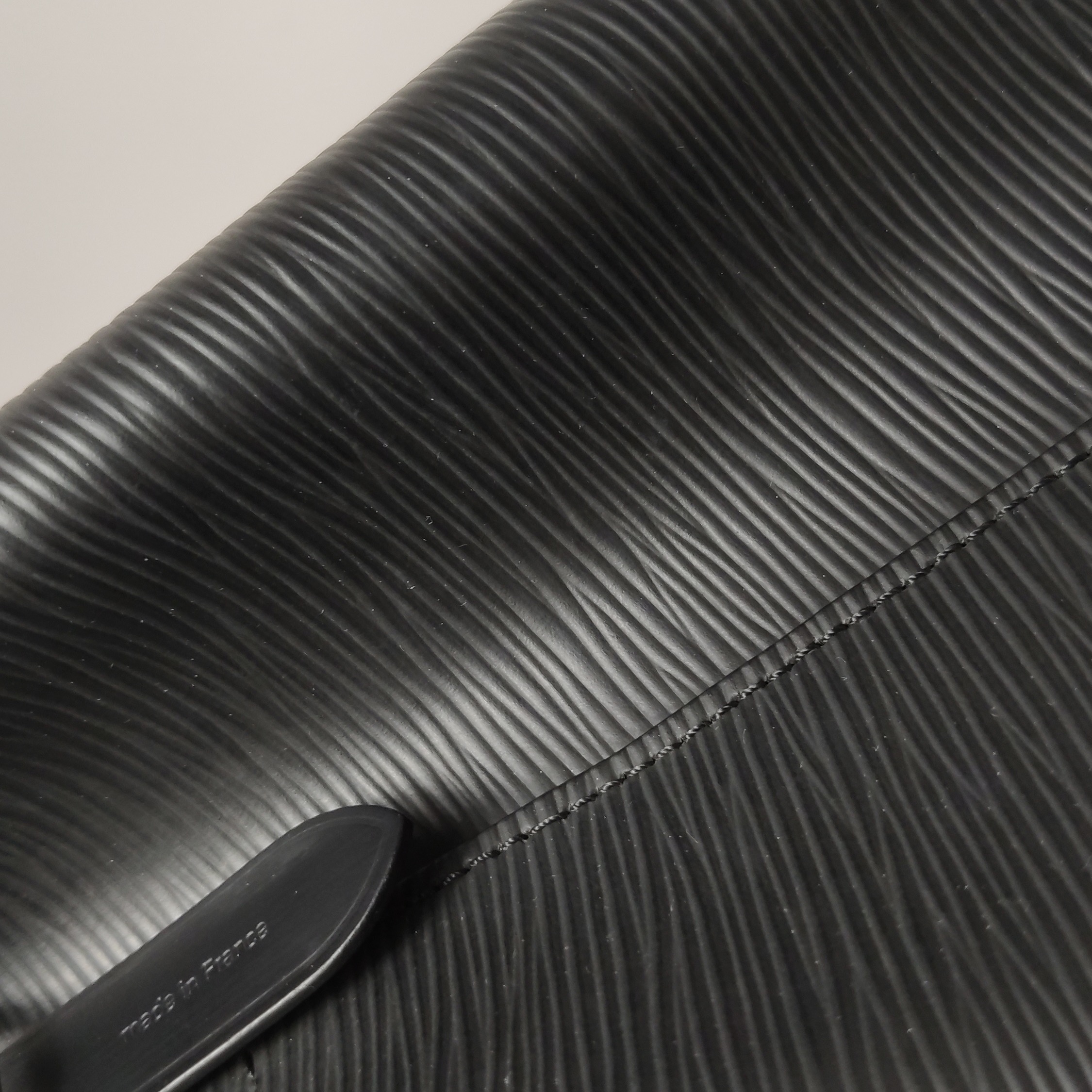 Louis Vuitton(LV) NeoNoe Handbag Epi Leather MM — photo 10 of 15