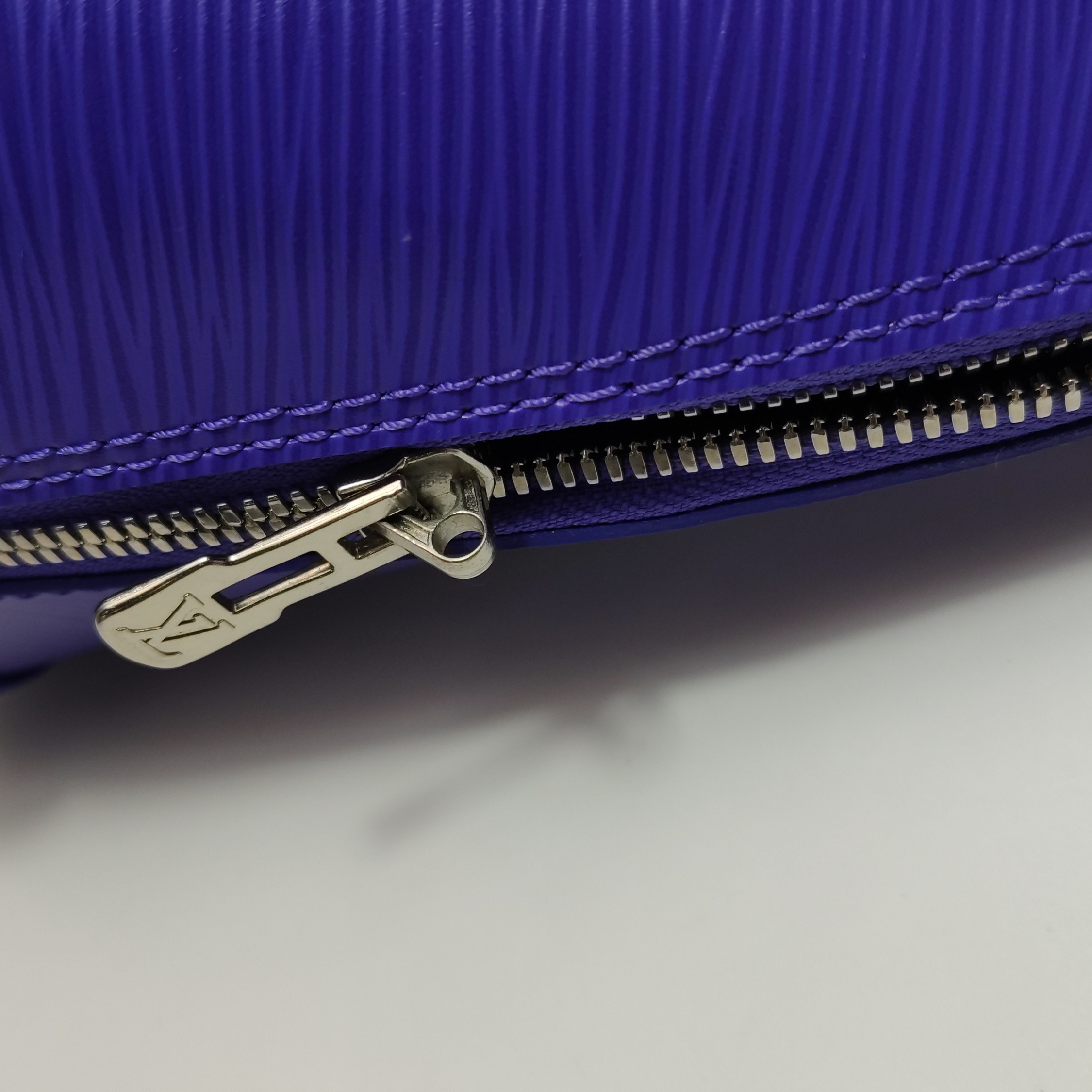 Louis Vuitton(LV) Alma Handbag Epi Leather PM — photo 16 of 16