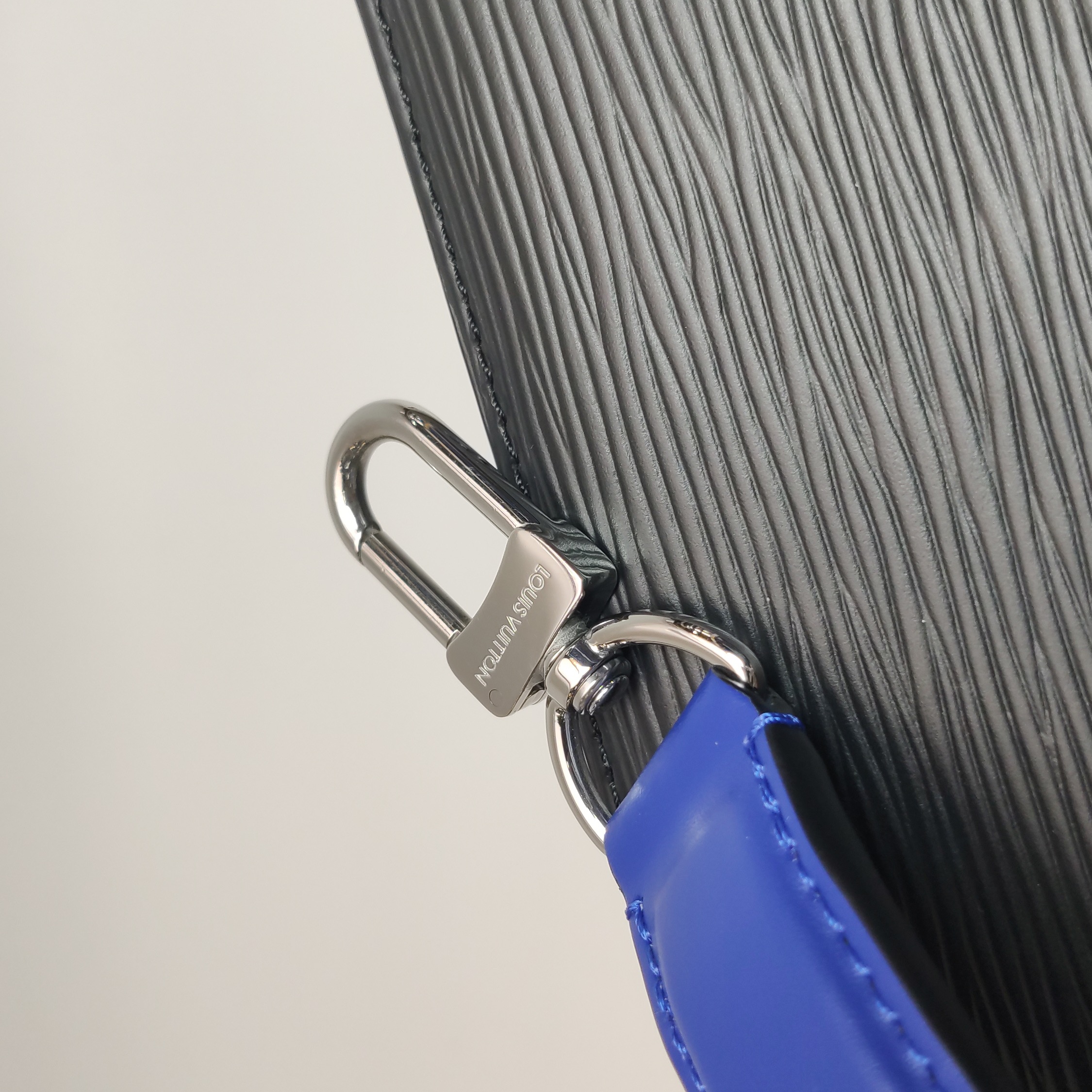Louis Vuitton(LV) NeoNoe Handbag Epi Leather BB — photo 14 of 14