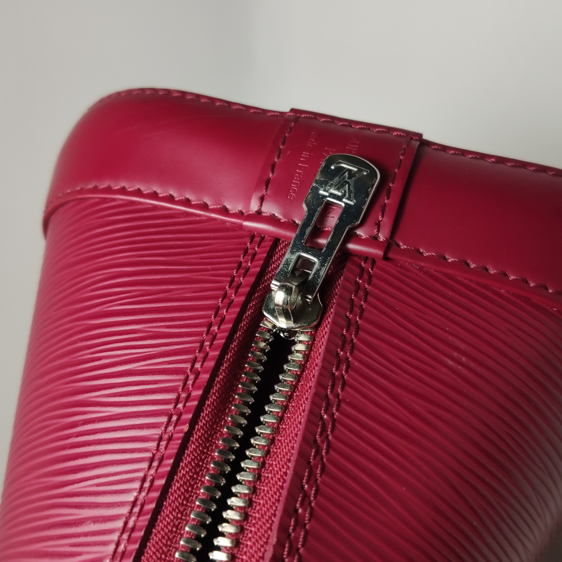Louis Vuitton(LV) Alma Handbag Epi Leather PM — photo 10 of 21
