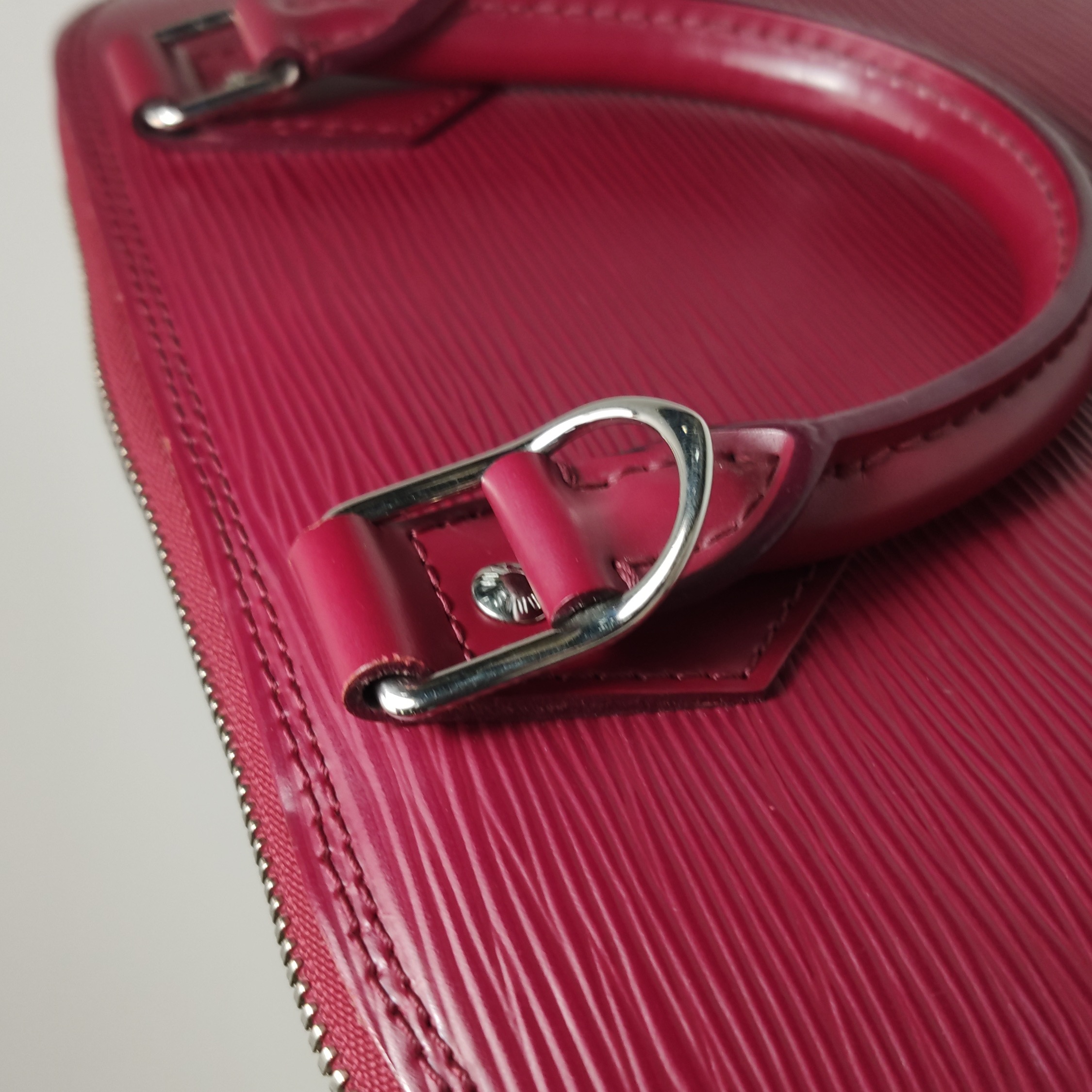 Louis Vuitton(LV) Alma Handbag Epi Leather PM — photo 13 of 21