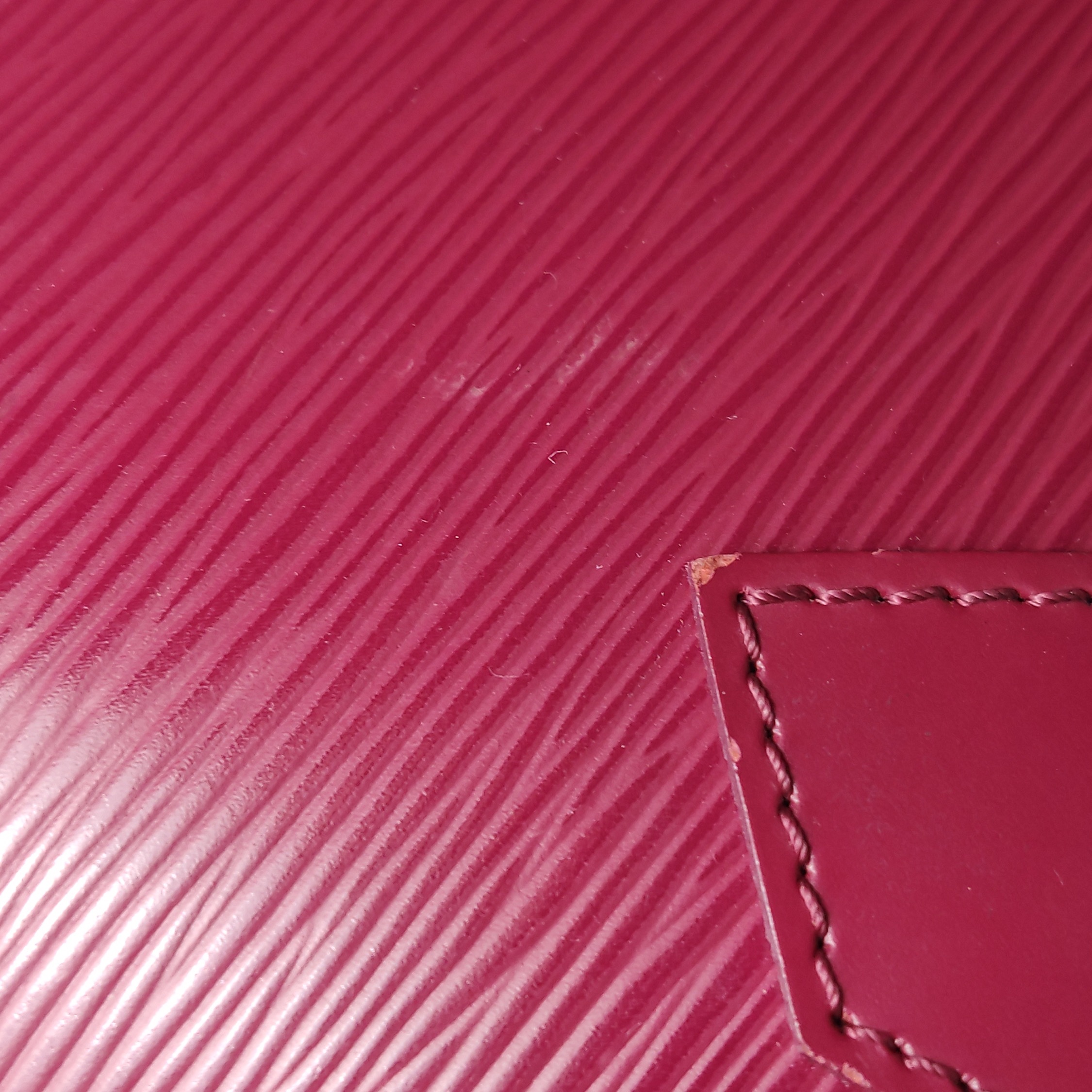 Louis Vuitton(LV) Alma Handbag Epi Leather PM — photo 11 of 21