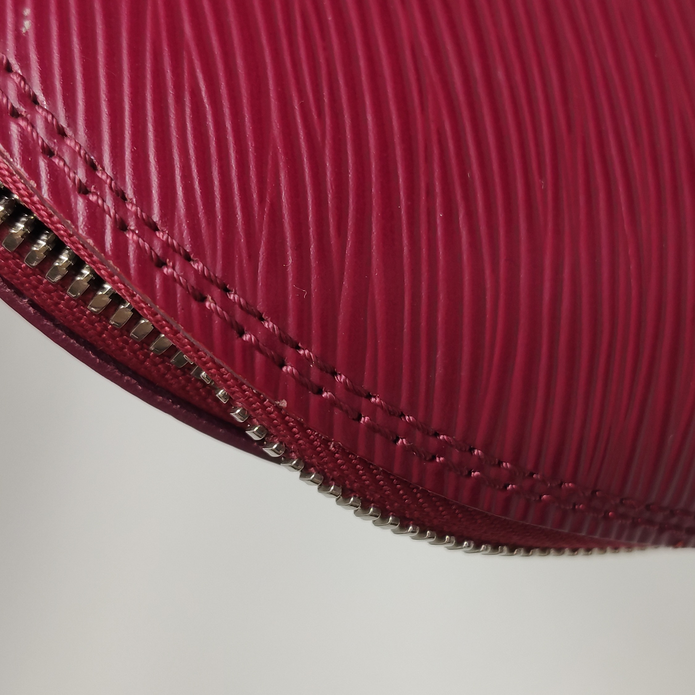 Louis Vuitton(LV) Alma Handbag Epi Leather PM — photo 16 of 21