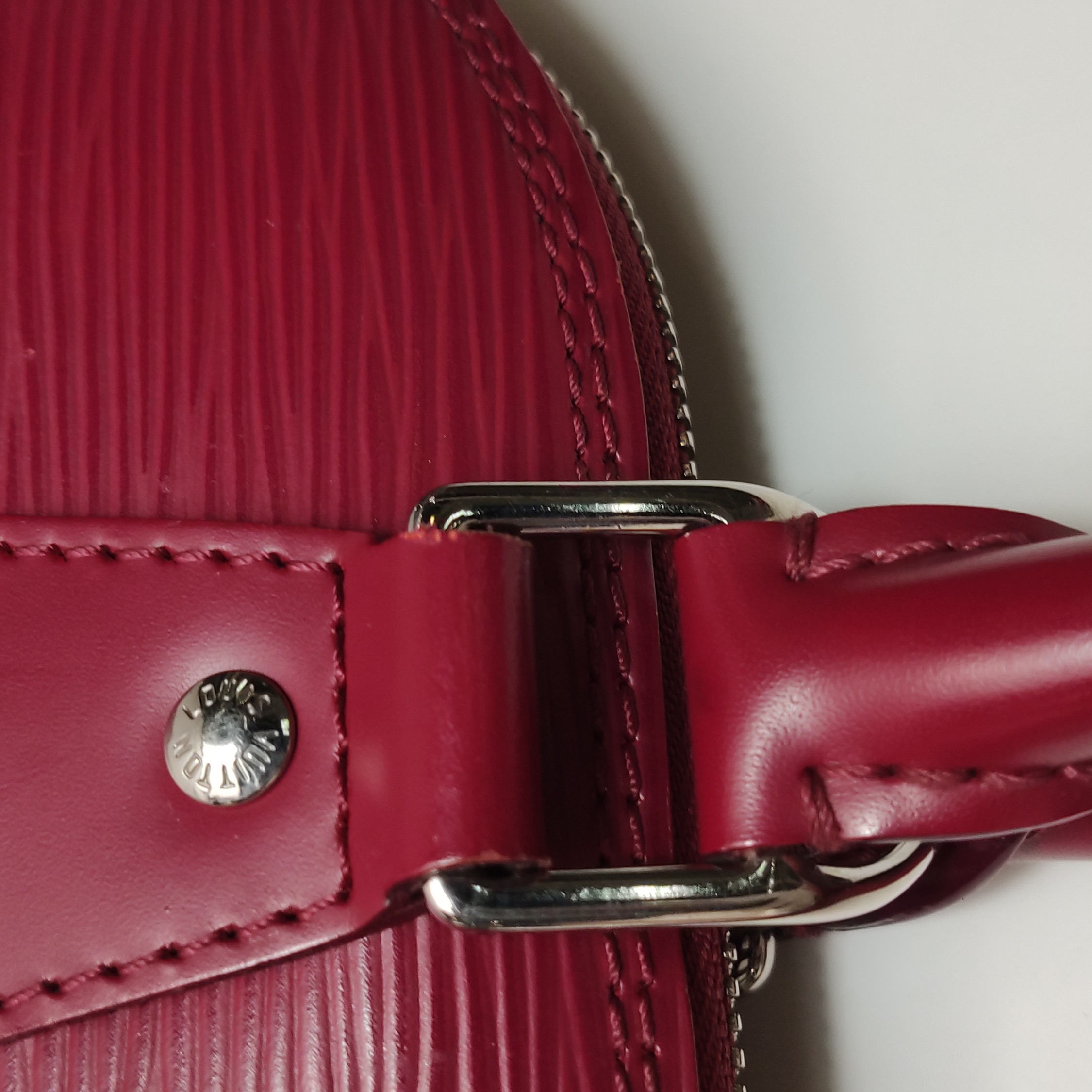 Louis Vuitton(LV) Alma Handbag Epi Leather PM — photo 14 of 21