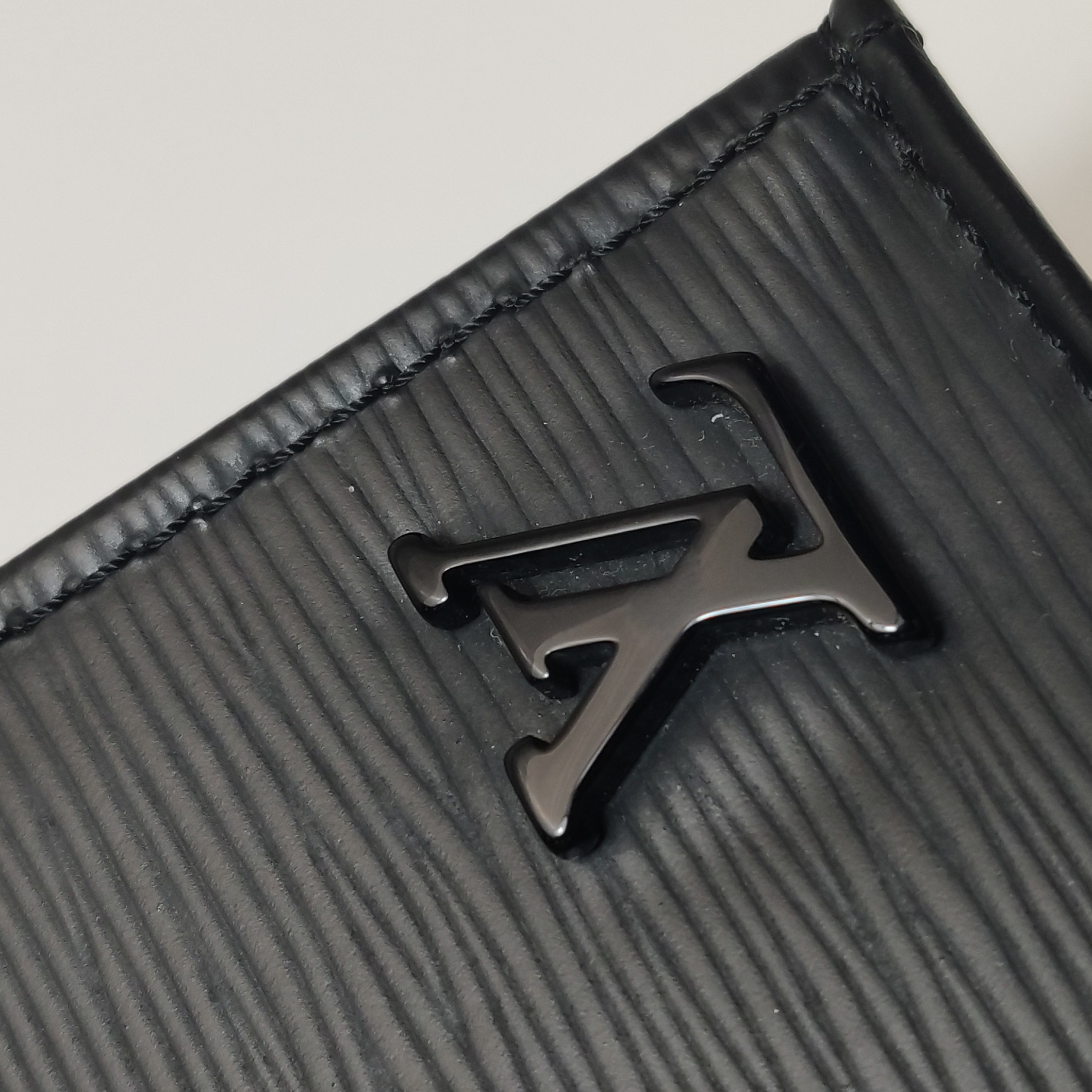 Louis Vuitton(LV) Petit Sac Plat Bag Epi Leather — photo 9 of 15