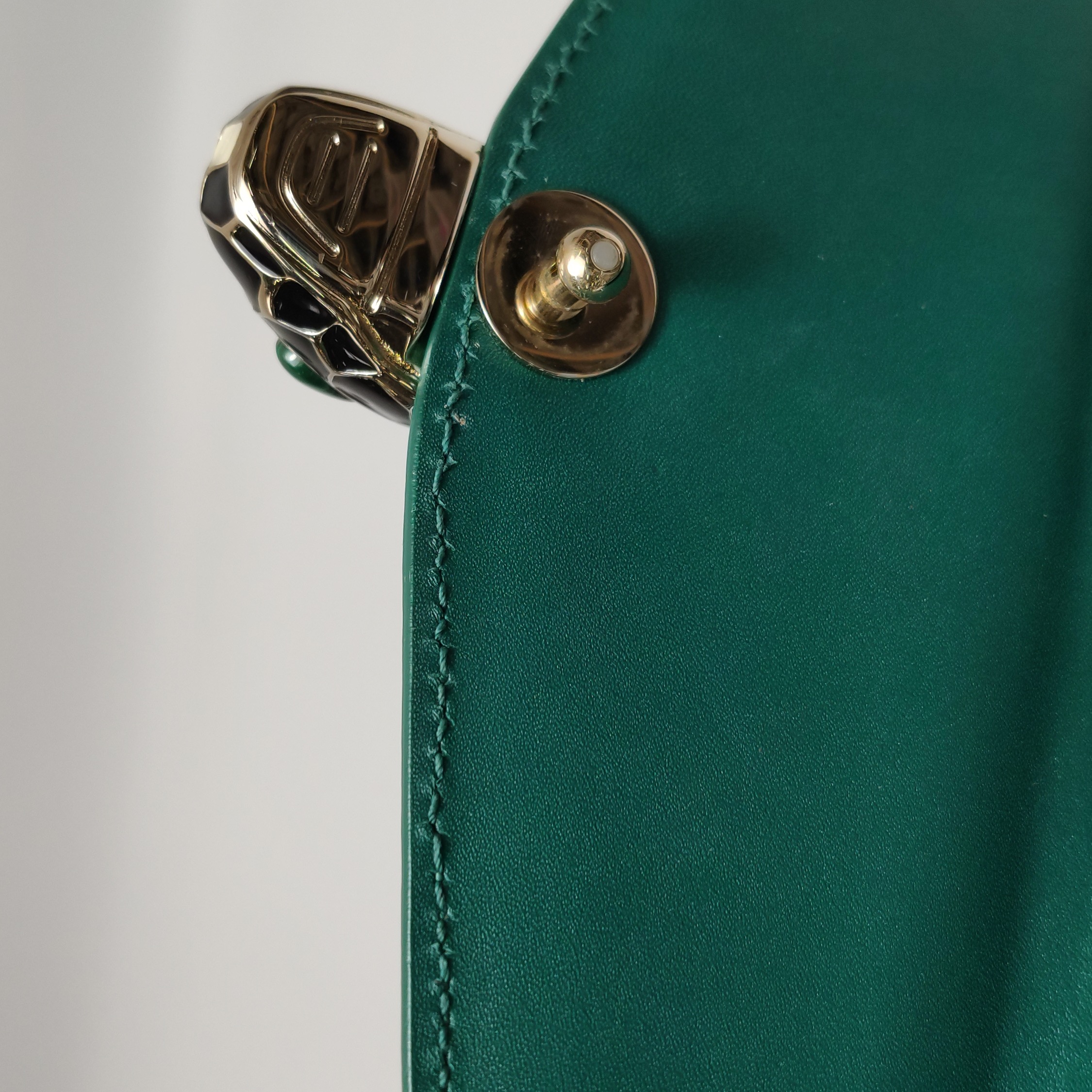Bvlgari Serpenti Forever Square Shoulder Bag Leather and Stingray Small — photo 13 of 24