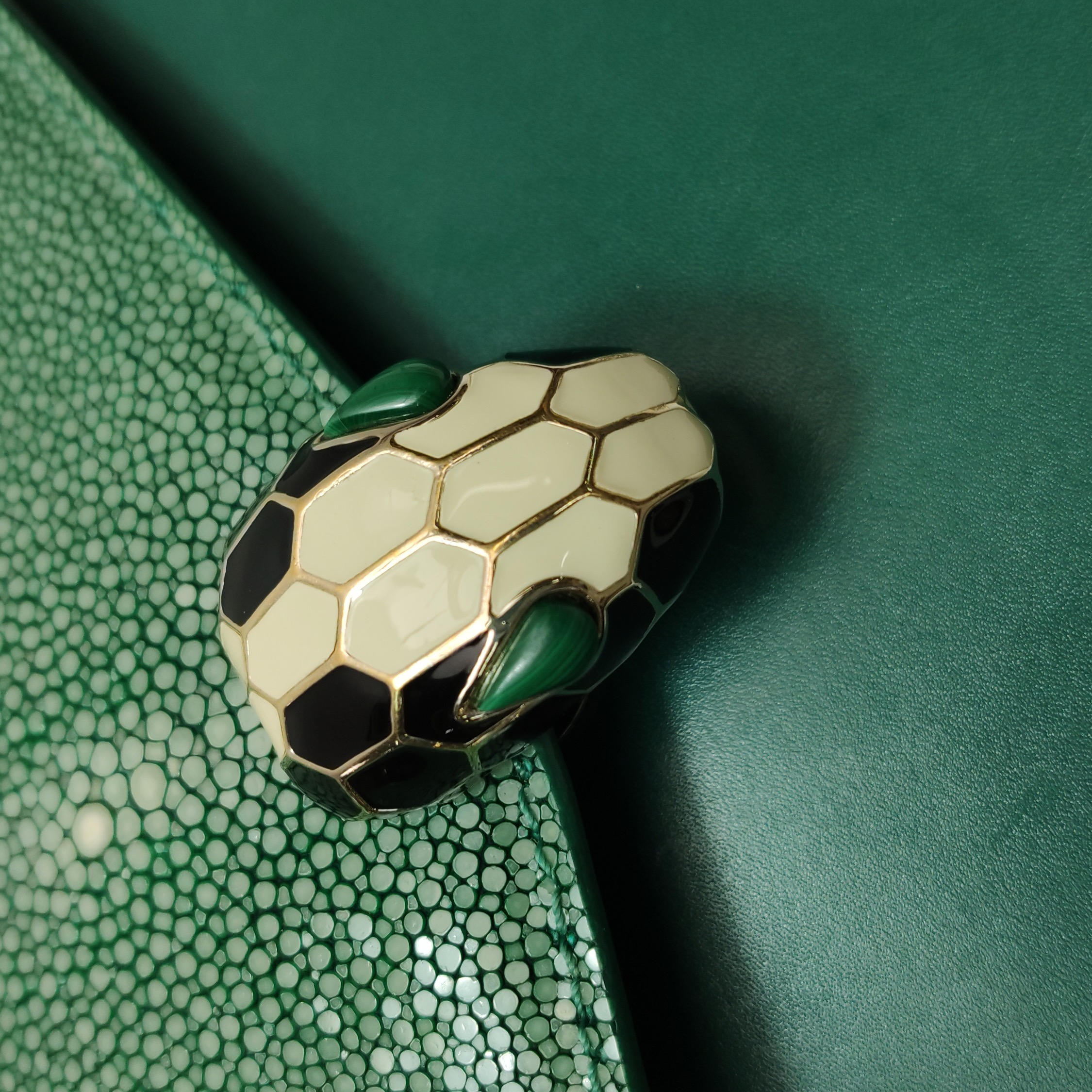 Bvlgari Serpenti Forever Square Shoulder Bag Leather and Stingray Small — photo 17 of 24