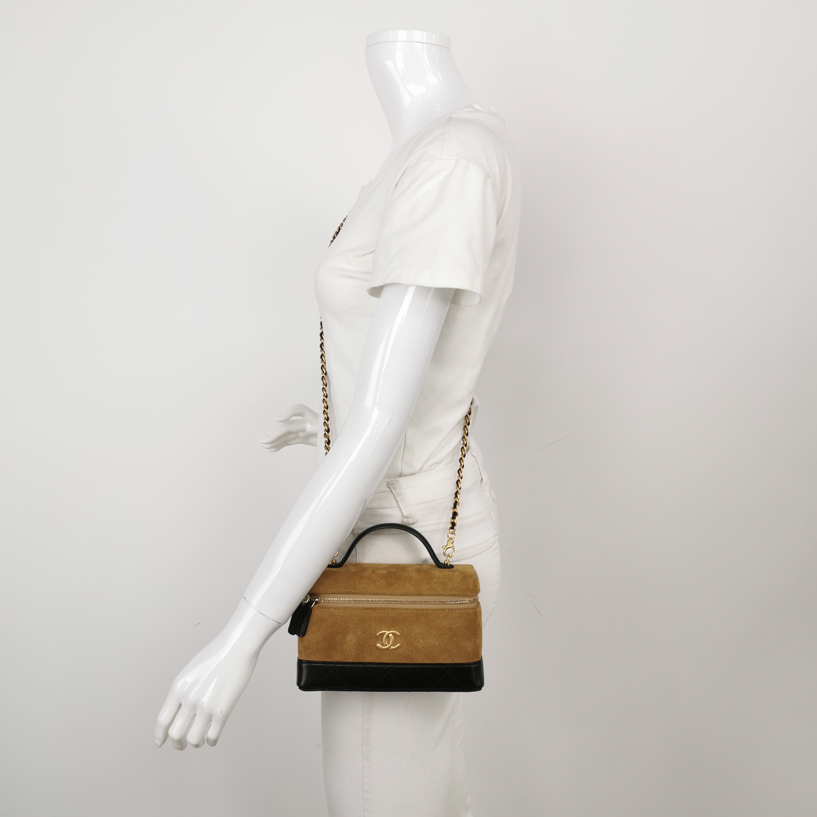 Chanel Zip Around Top Handle Jewelry Case Quilted Lambskin — alternate view