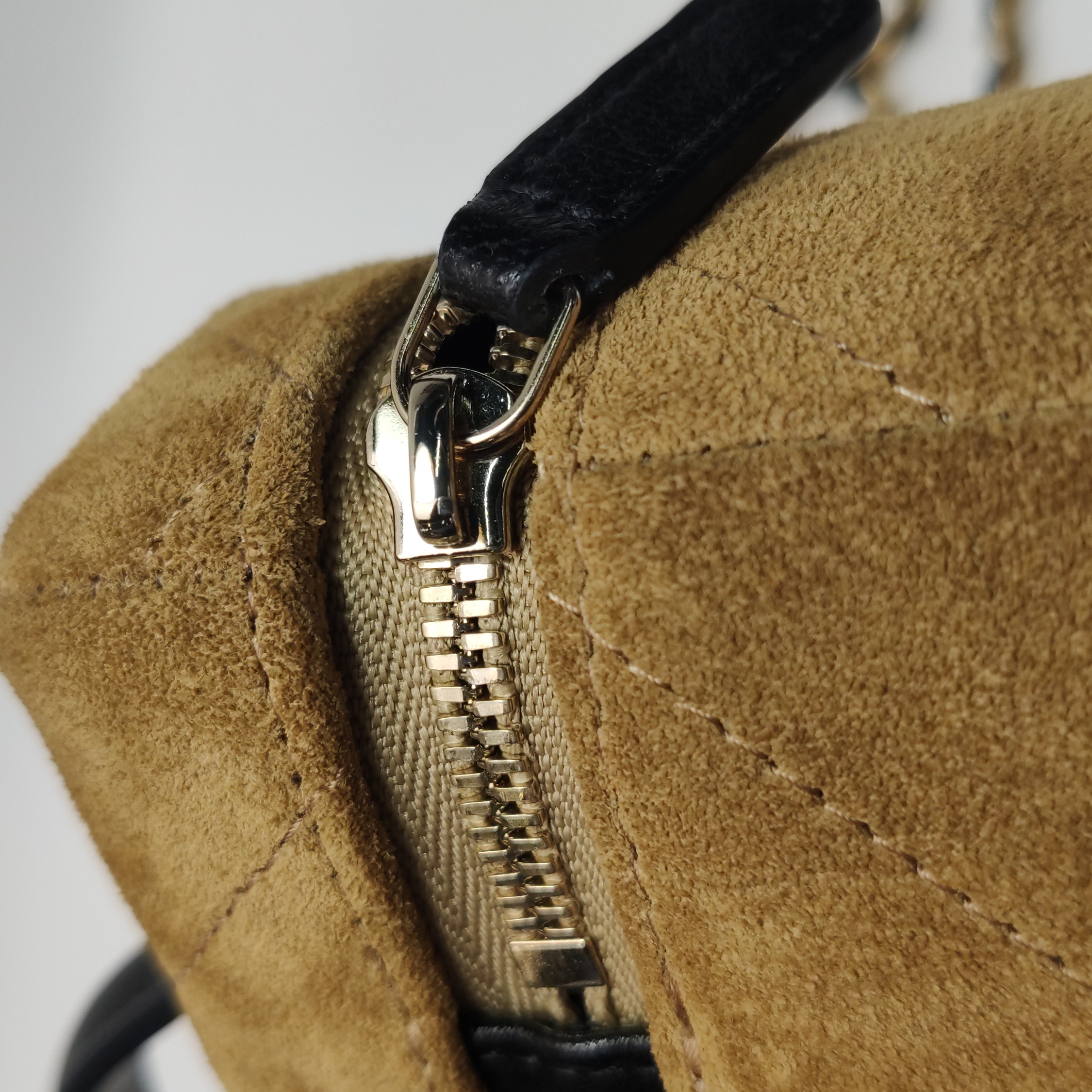 Chanel Zip Around Top Handle Jewelry Case Quilted Lambskin — photo 19 of 20