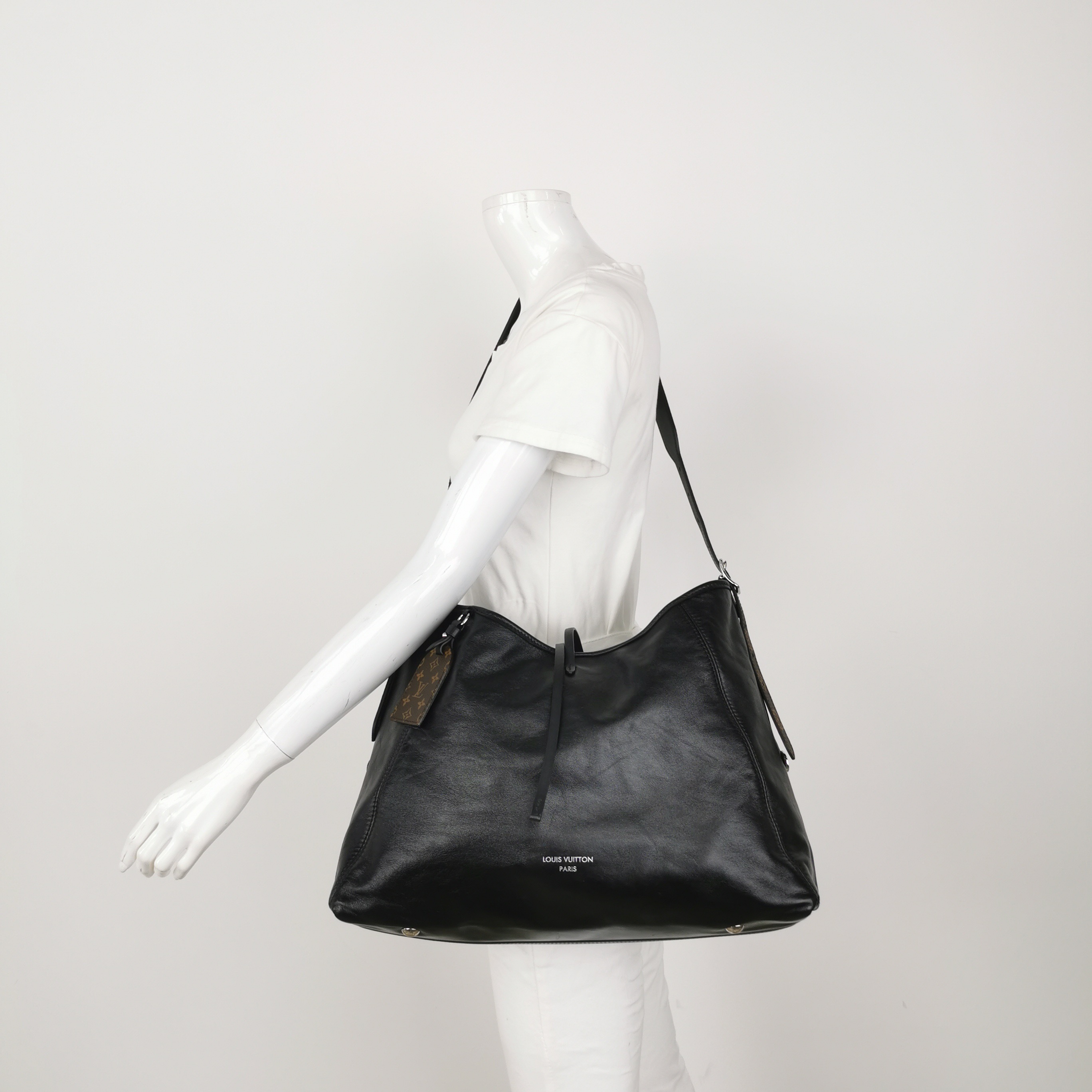 Louis Vuitton(LV) CarryAll Hobo Monogram Canvas MM — alternate view