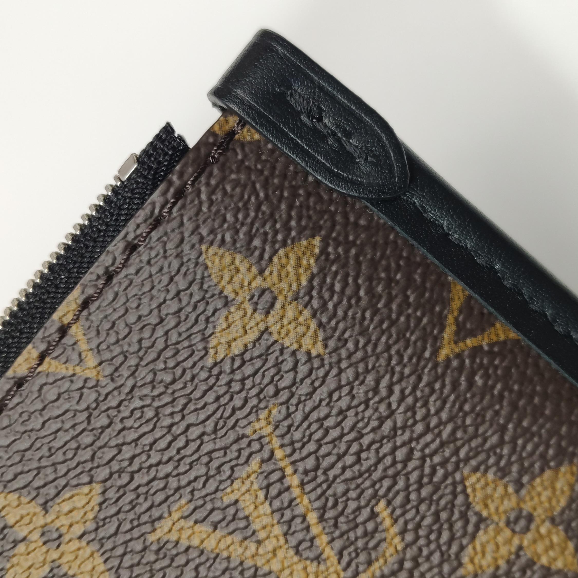 Louis Vuitton(LV) CarryAll Hobo Monogram Canvas MM — photo 10 of 10
