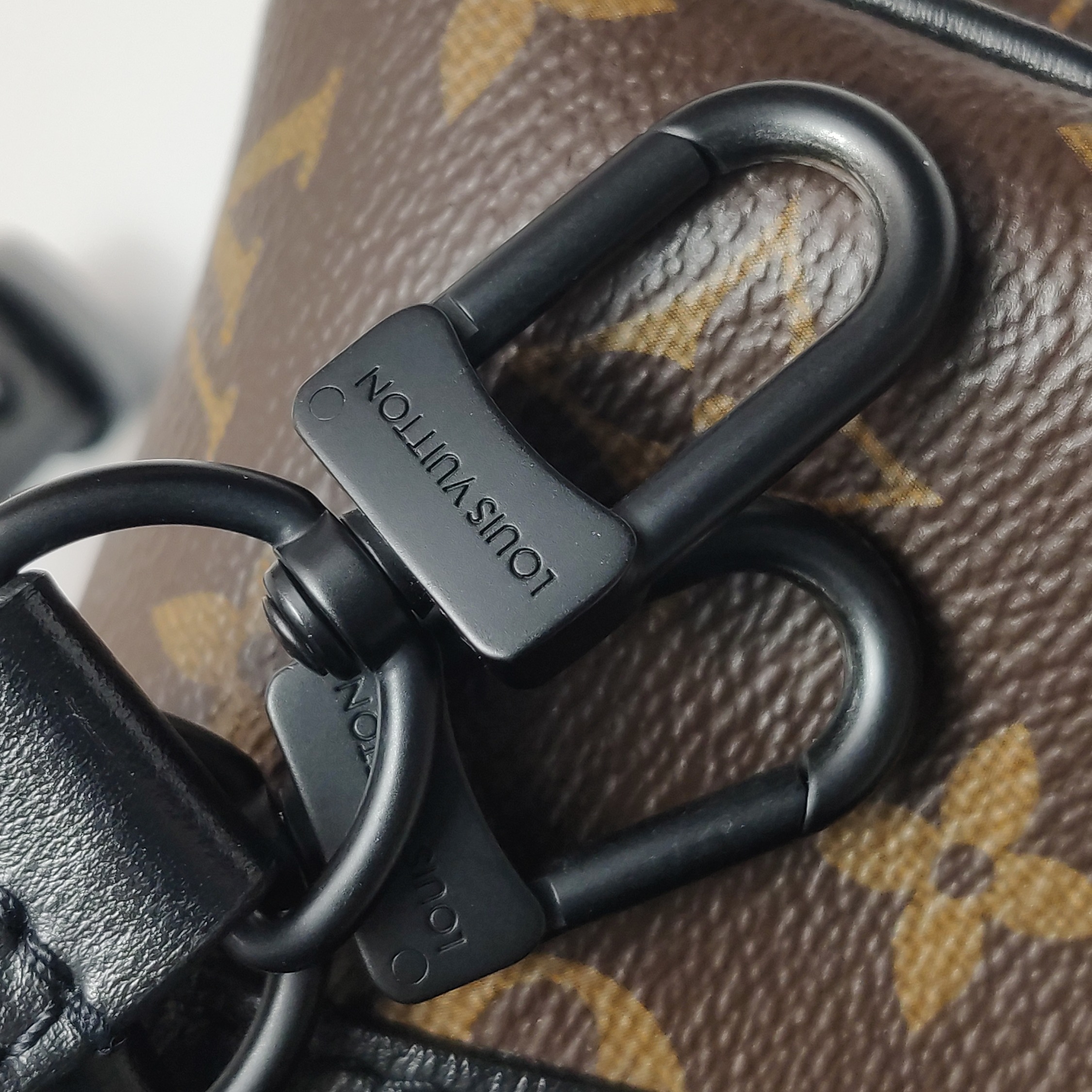Louis Vuitton(LV) Keepall Bandouliere Bag Monogram Canvas with LV Friends Plush Monkey XS — photo 12 of 22