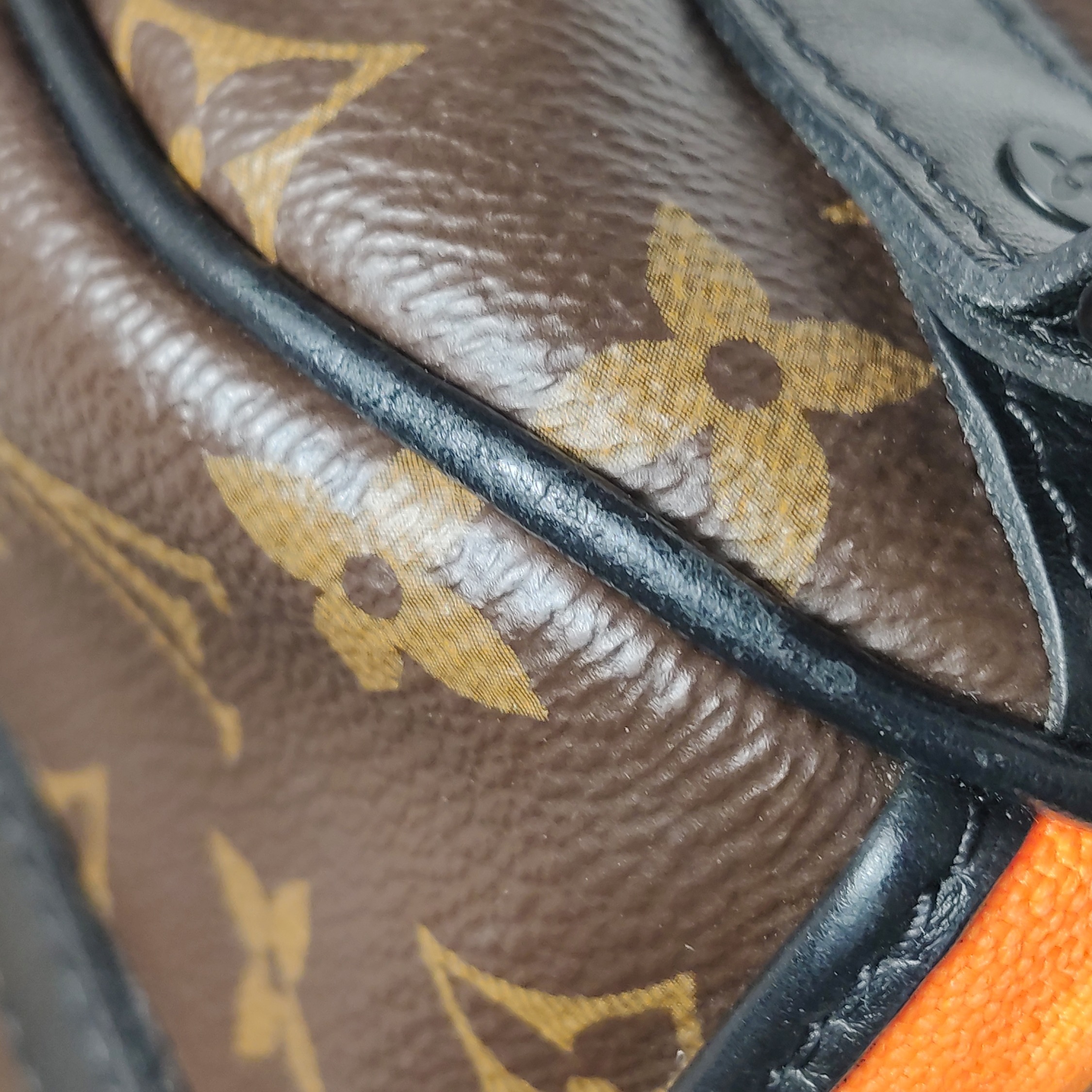 Louis Vuitton(LV) Keepall Bandouliere Bag Monogram Canvas with LV Friends Plush Monkey XS — photo 17 of 22