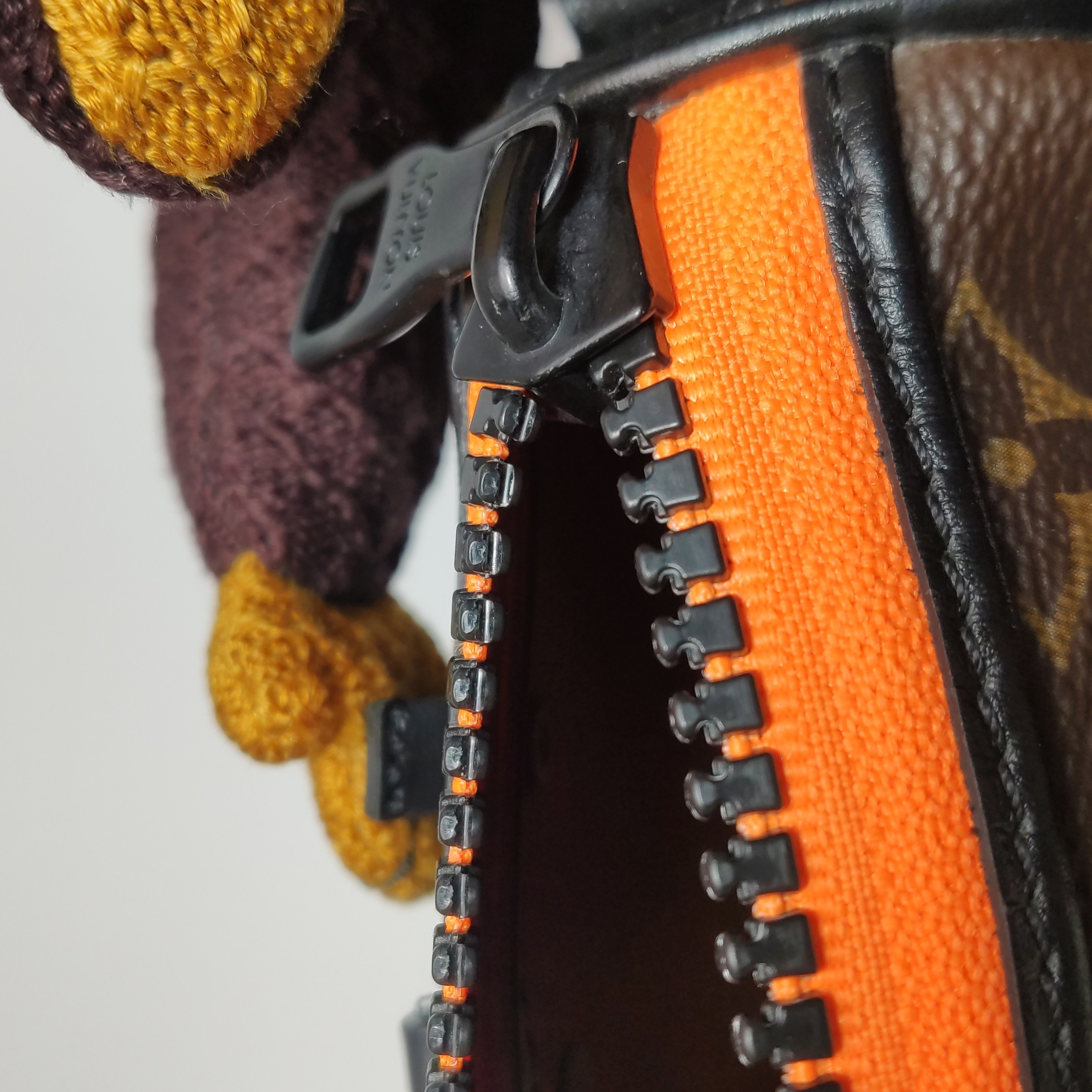 Louis Vuitton(LV) Keepall Bandouliere Bag Monogram Canvas with LV Friends Plush Monkey XS — photo 11 of 18
