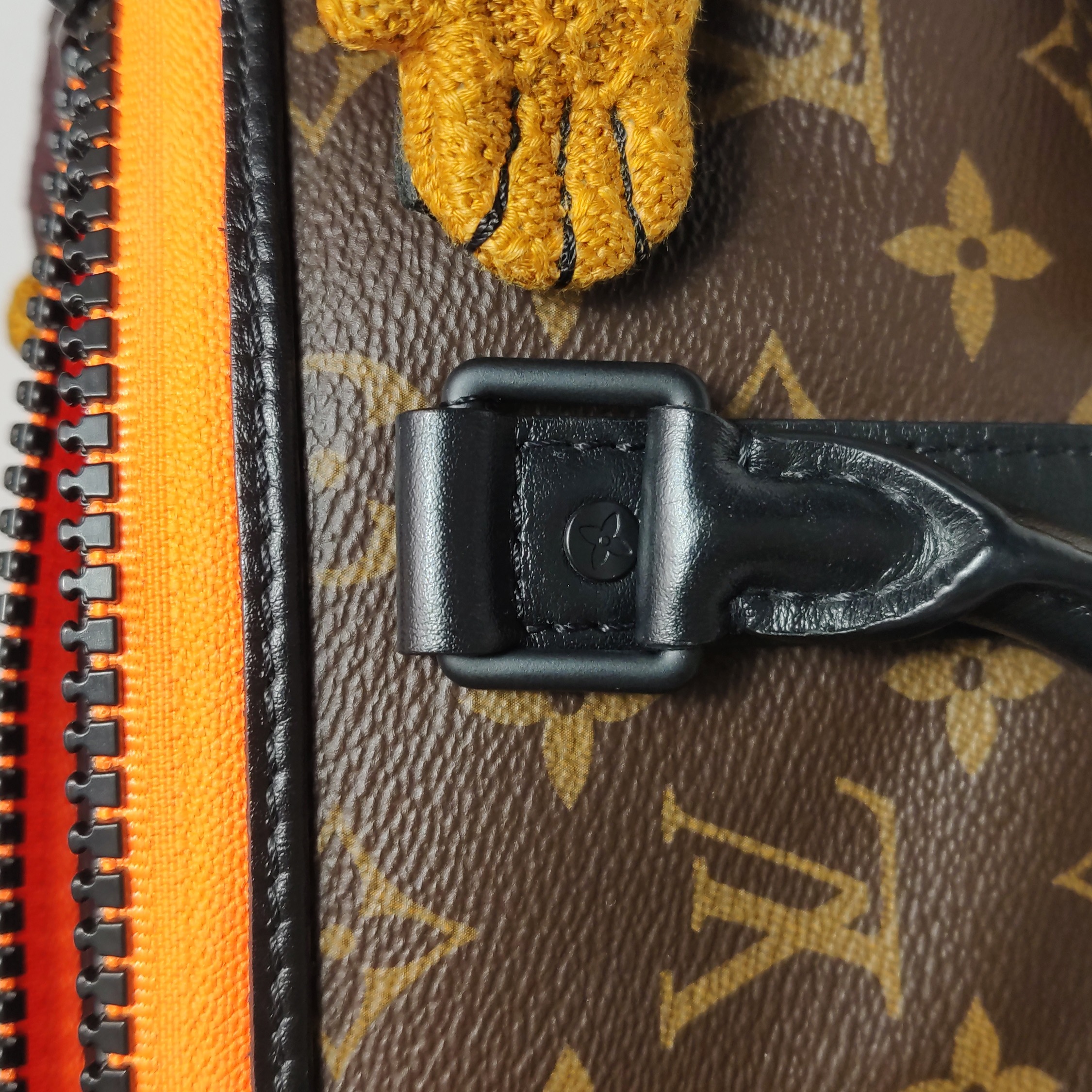 Louis Vuitton(LV) Keepall Bandouliere Bag Monogram Canvas with LV Friends Plush Monkey XS — photo 14 of 18