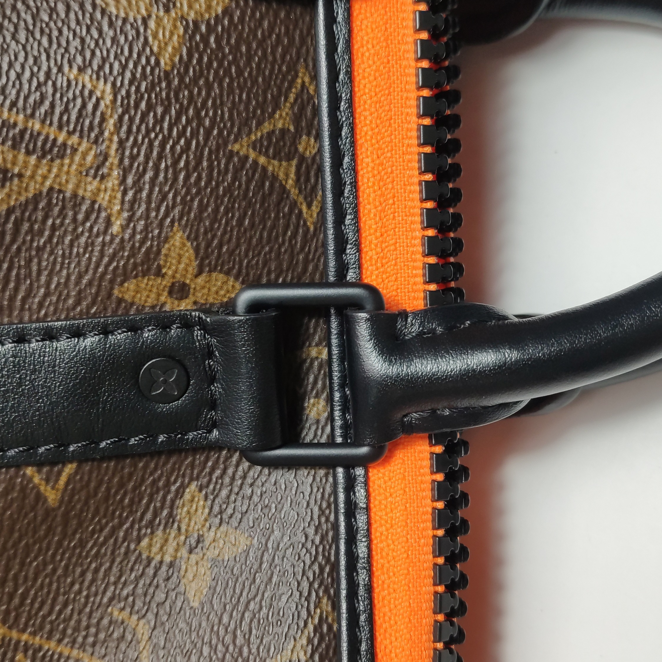 Louis Vuitton(LV) Keepall Bandouliere Bag Monogram Canvas with LV Friends Plush Monkey XS — photo 16 of 18