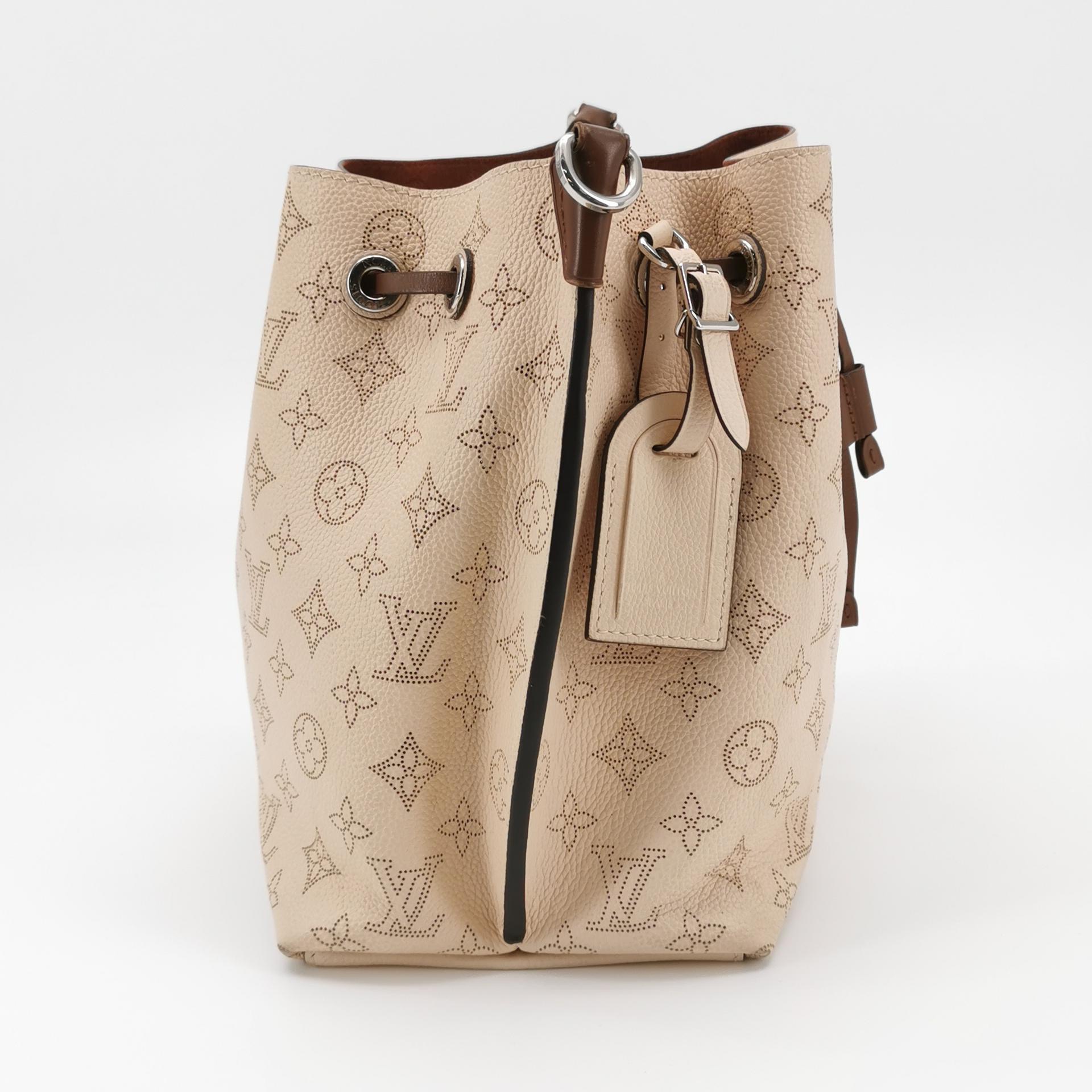 Louis Vuitton(LV) Muria Bucket Bag Mahina Leather — photo 4 of 26