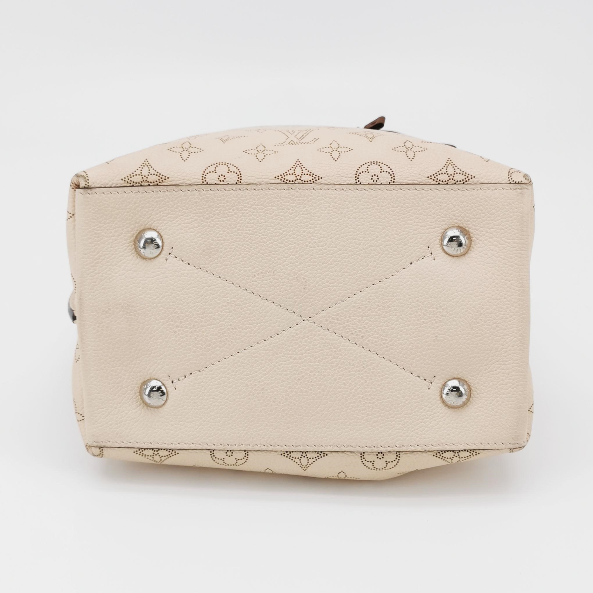 Louis Vuitton(LV) Muria Bucket Bag Mahina Leather — photo 6 of 26