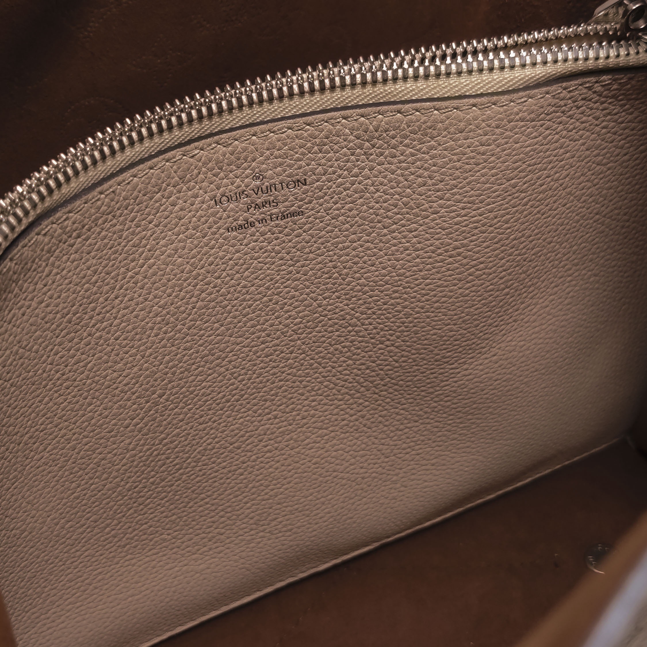 Louis Vuitton(LV) Muria Bucket Bag Mahina Leather — photo 10 of 26