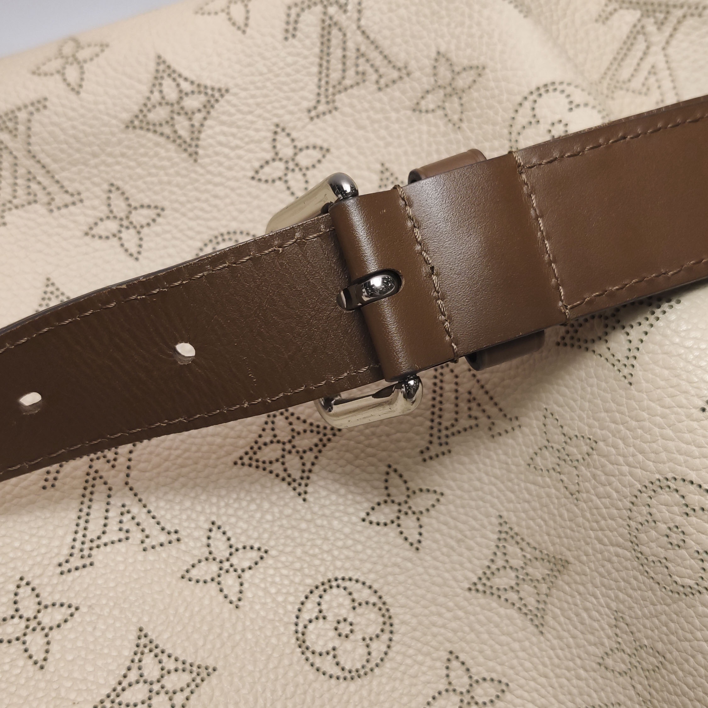 Louis Vuitton(LV) Muria Bucket Bag Mahina Leather — photo 25 of 26