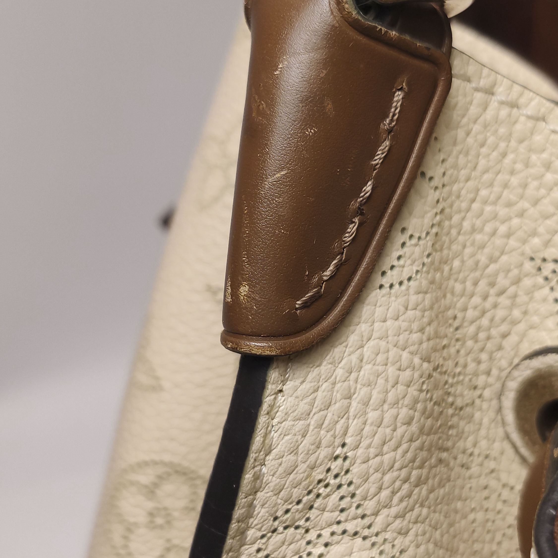 Louis Vuitton(LV) Muria Bucket Bag Mahina Leather — photo 18 of 26