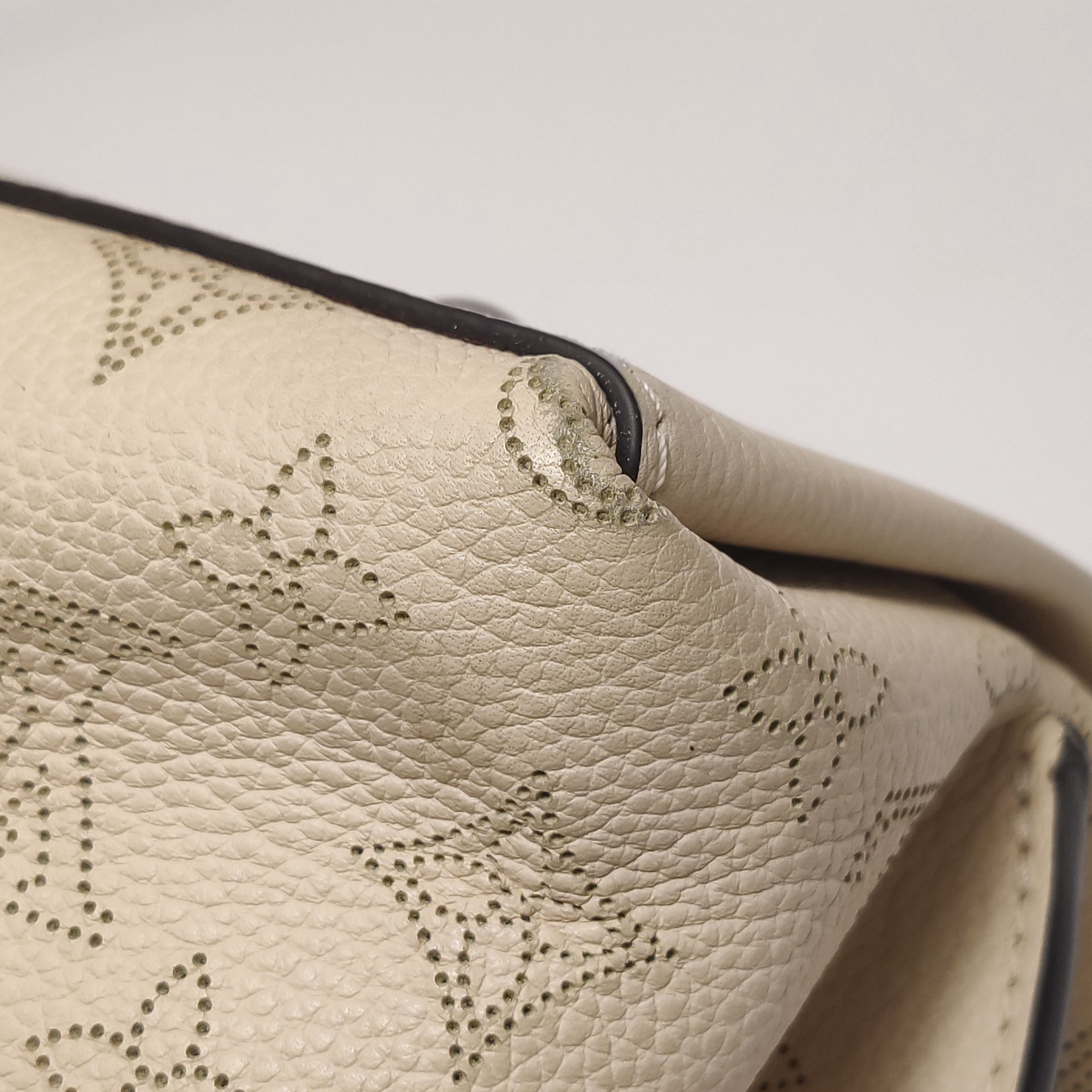 Louis Vuitton(LV) Muria Bucket Bag Mahina Leather — photo 21 of 26