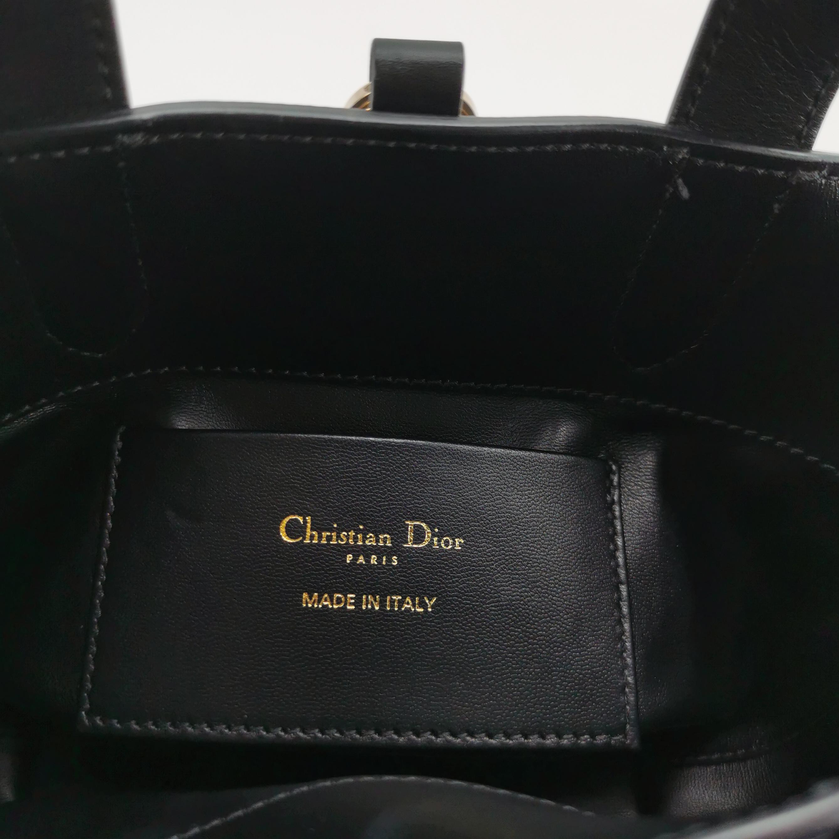 Christian Dior Toujours Vertical Tote Bag Macrocannage Quilt Calfskin — photo 8 of 15