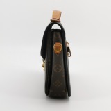 Louis Vuitton Pochette Metis Monogram Canvas — thumbnail 4