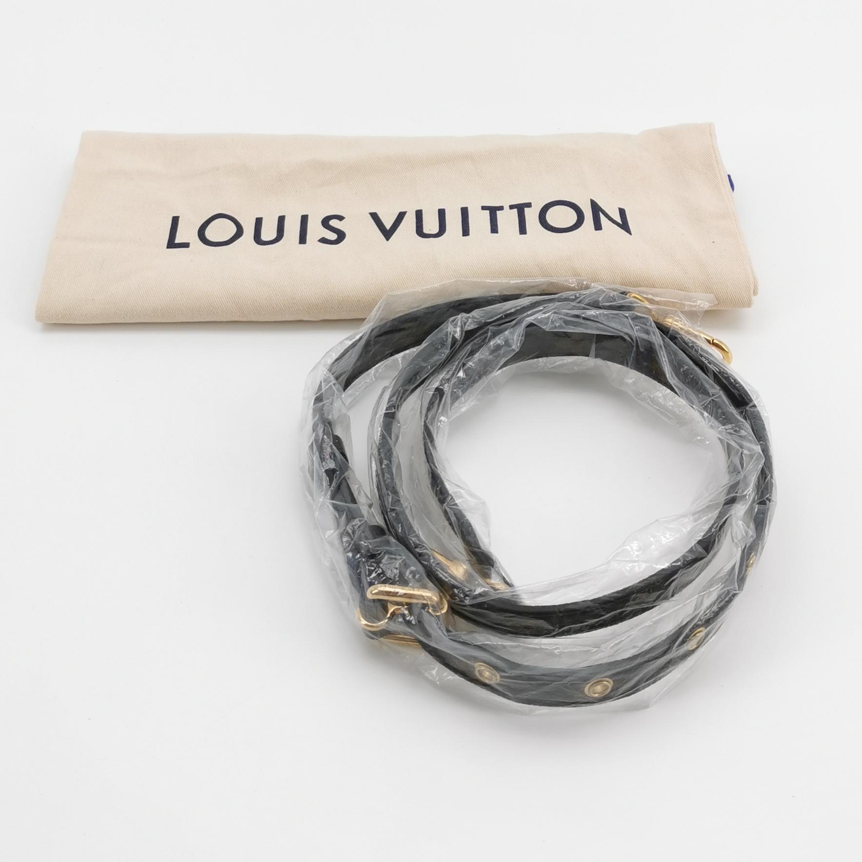 Louis Vuitton Pochette Metis Monogram Canvas — photo 7 of 22
