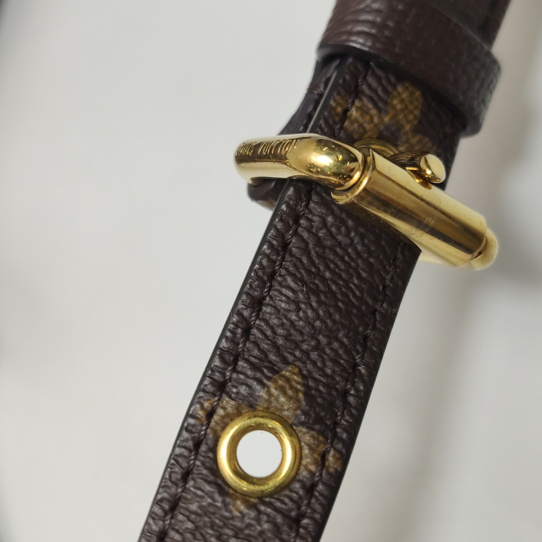 Louis Vuitton Pochette Metis Monogram Canvas — photo 21 of 22