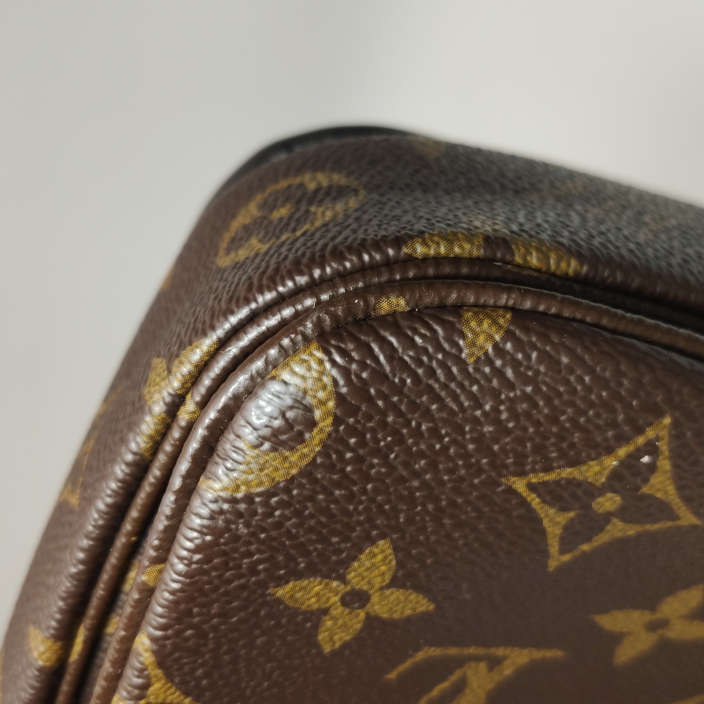 Louis Vuitton Pochette Metis Monogram Canvas — photo 15 of 22