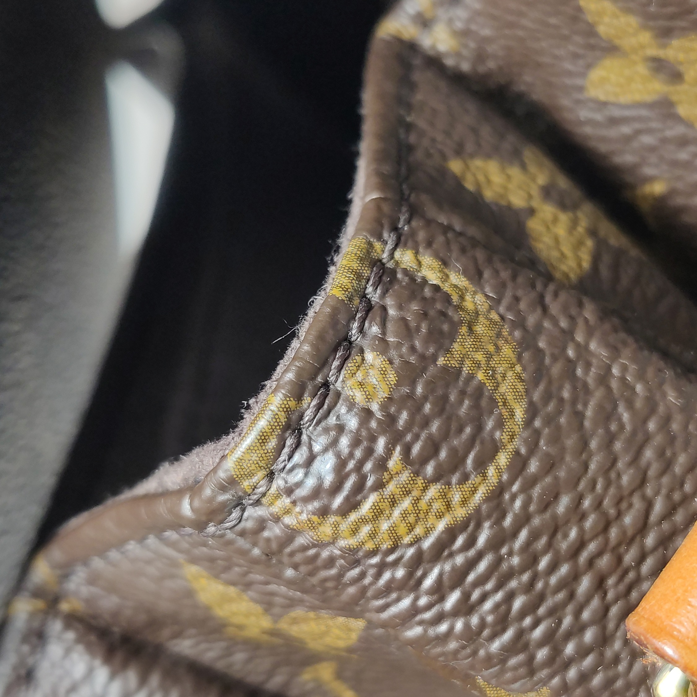 Louis Vuitton Pochette Metis Monogram Canvas — photo 18 of 22