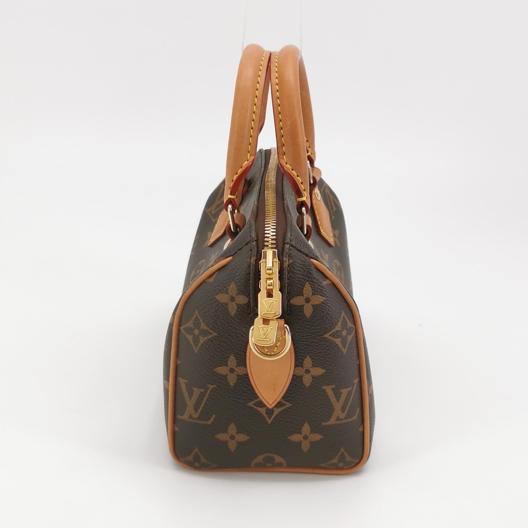 Louis Vuitton(LV) Speedy Bandouliere Bag Monogram Canvas 20 — photo 4 of 15