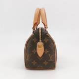 Louis Vuitton(LV) Speedy Bandouliere Bag Monogram Canvas 20 — thumbnail 4