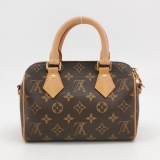 Louis Vuitton(LV) Speedy Bandouliere Bag Monogram Canvas 20 — thumbnail 3