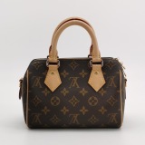 Louis Vuitton(LV) Speedy Bandouliere Bag Monogram Canvas 20 — thumbnail 3