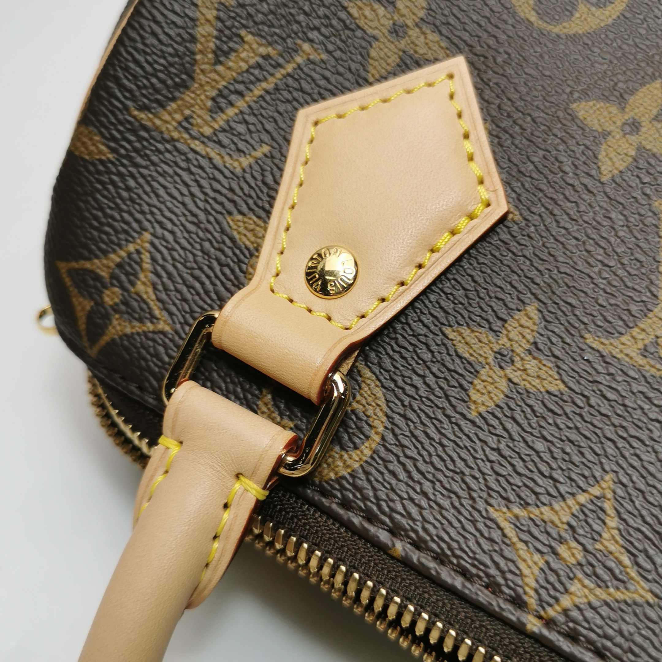 Louis Vuitton(LV) Speedy Bandouliere Bag Monogram Canvas 20 — photo 10 of 15