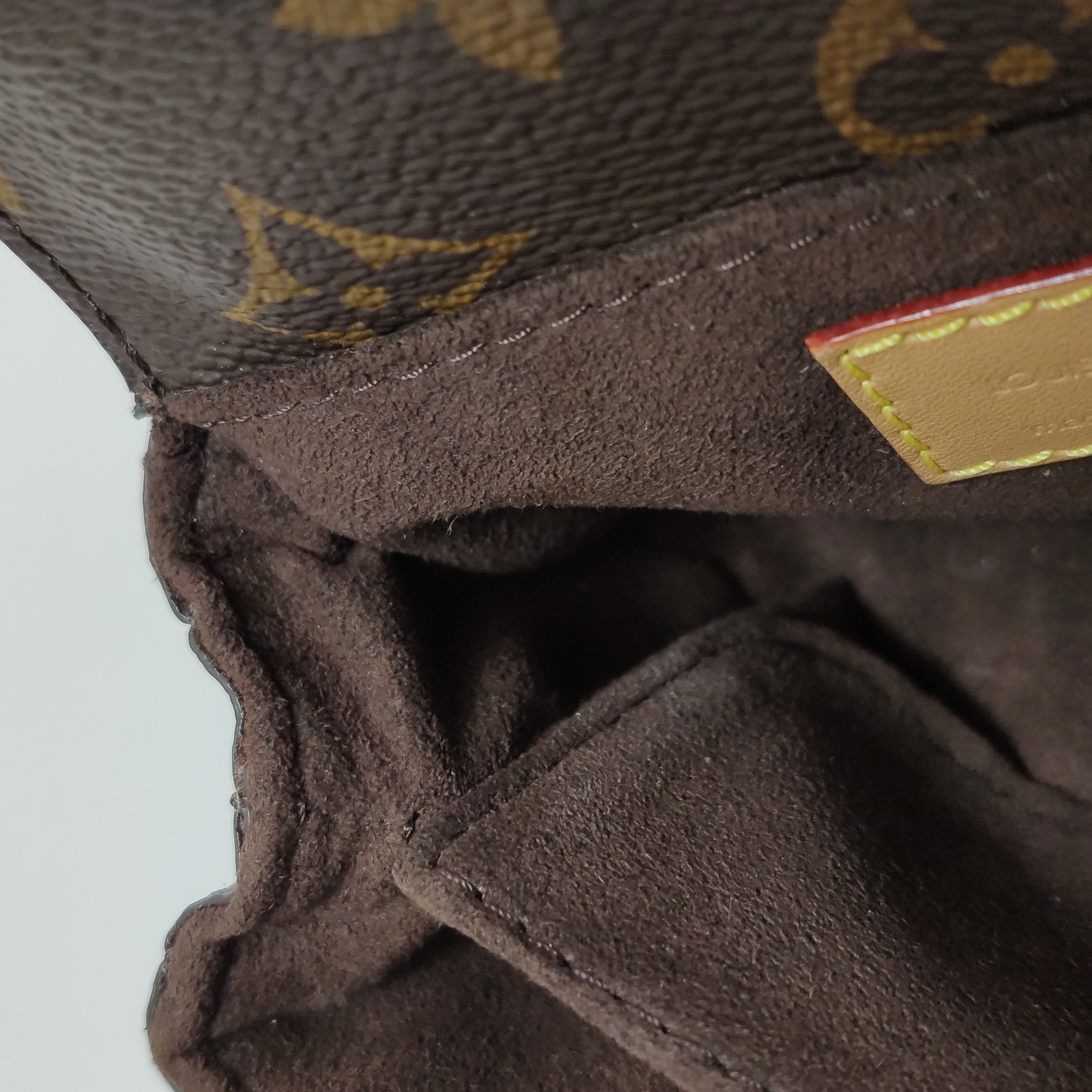 Louis Vuitton(LV) Micro Metis Monogram Canvas — photo 19 of 19
