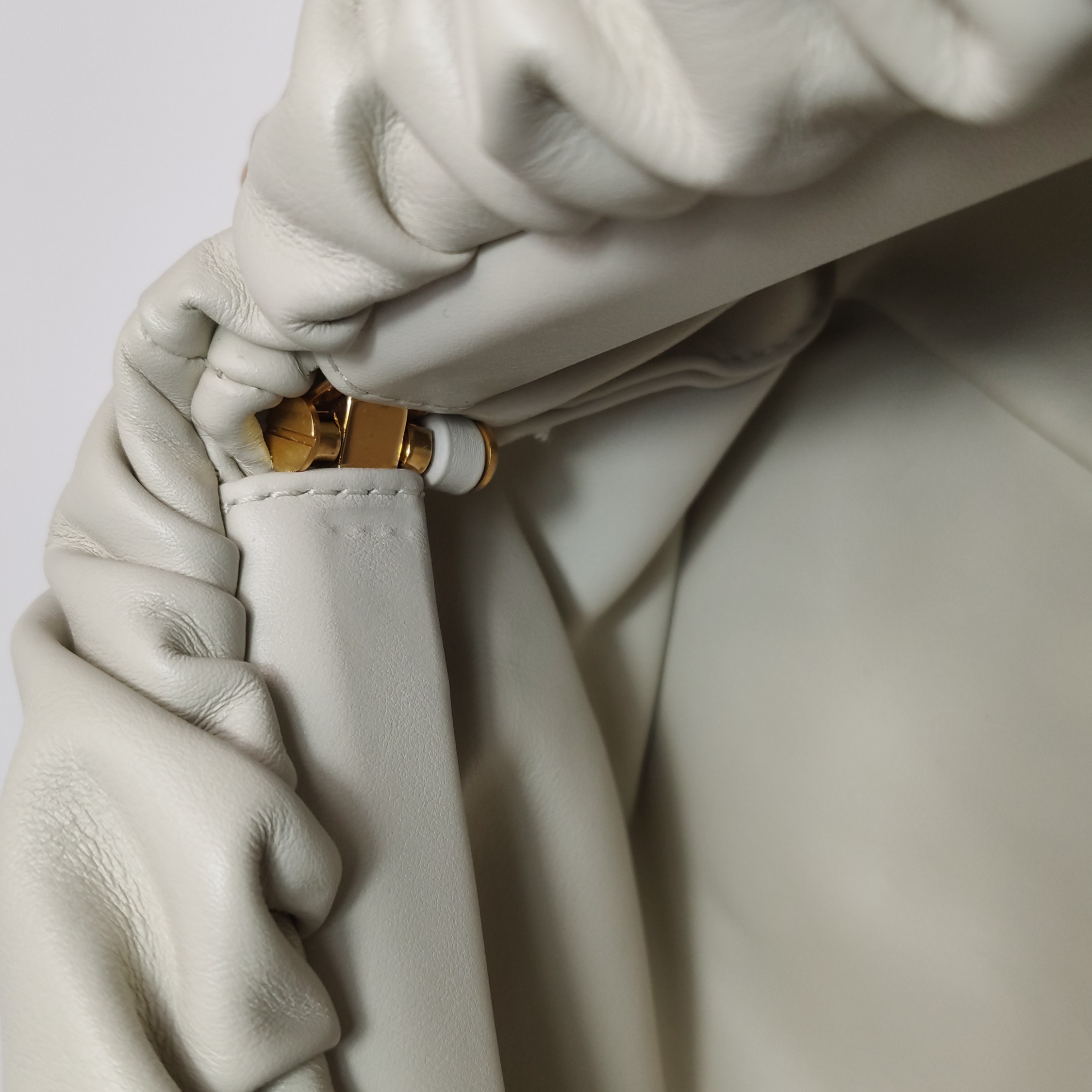Bottega Veneta The Chain Pouch Leather — photo 14 of 17