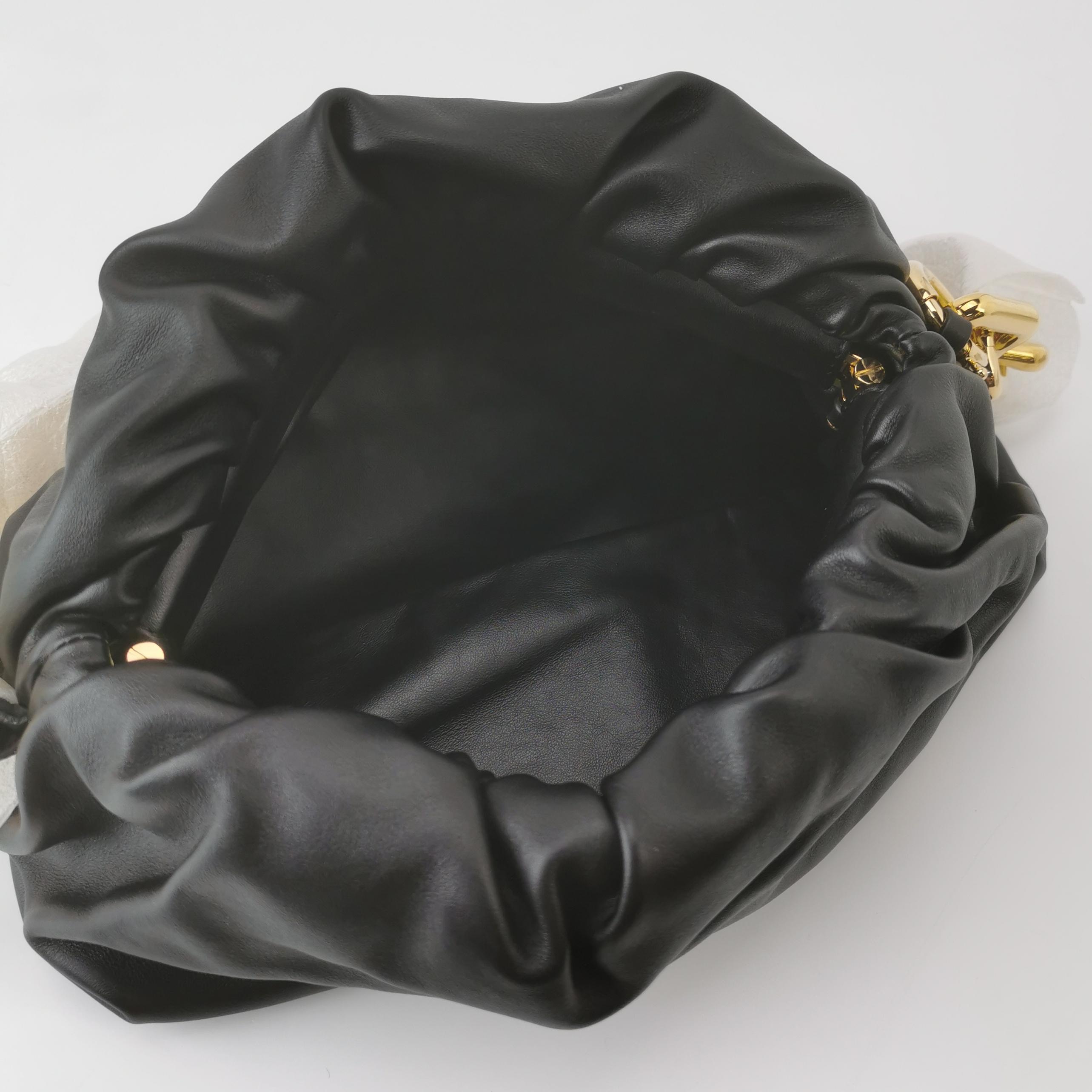 Bottega Veneta The Chain Pouch Leather — photo 7 of 19