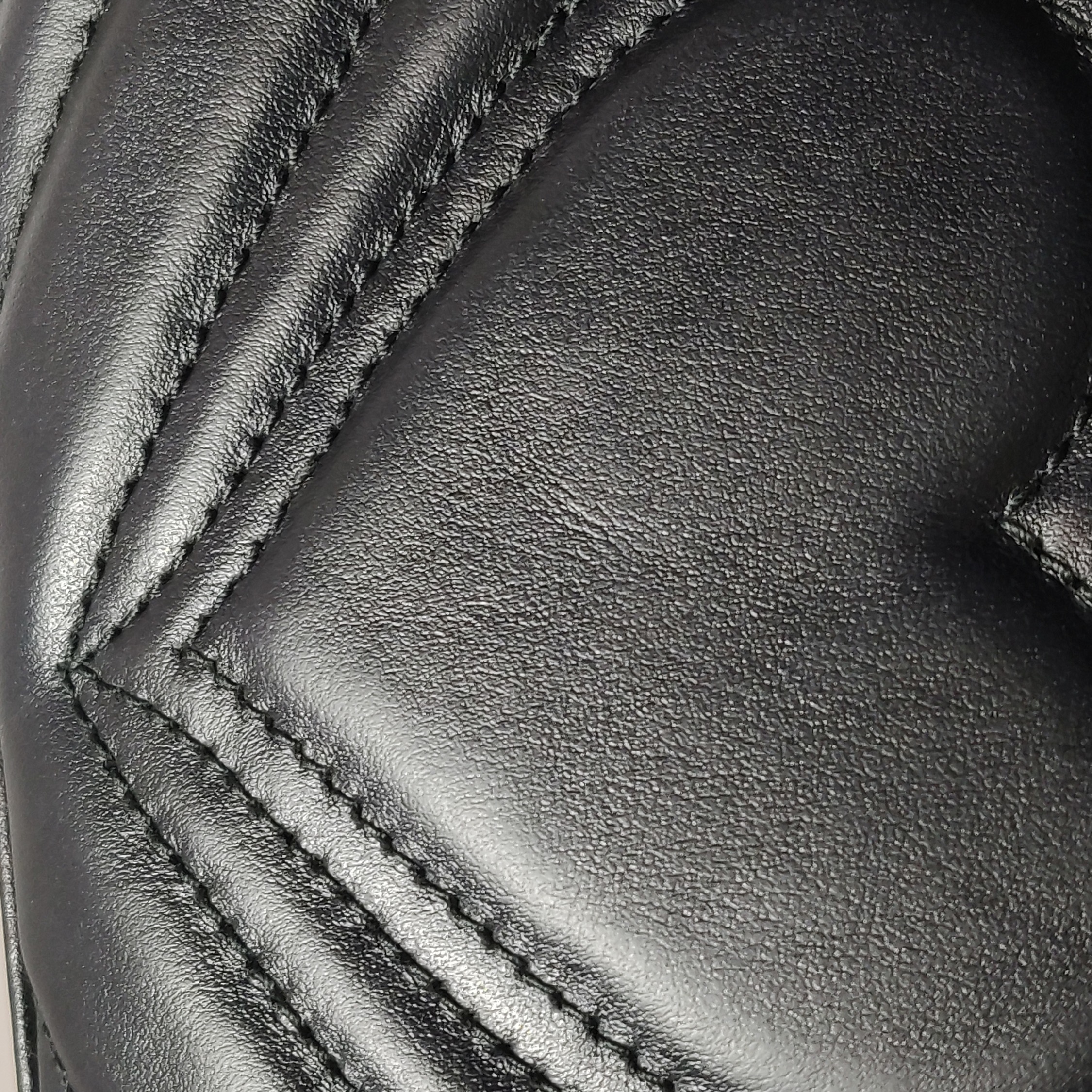 Gucci GG Marmont Flap Bag Matelasse Leather Small — photo 19 of 22