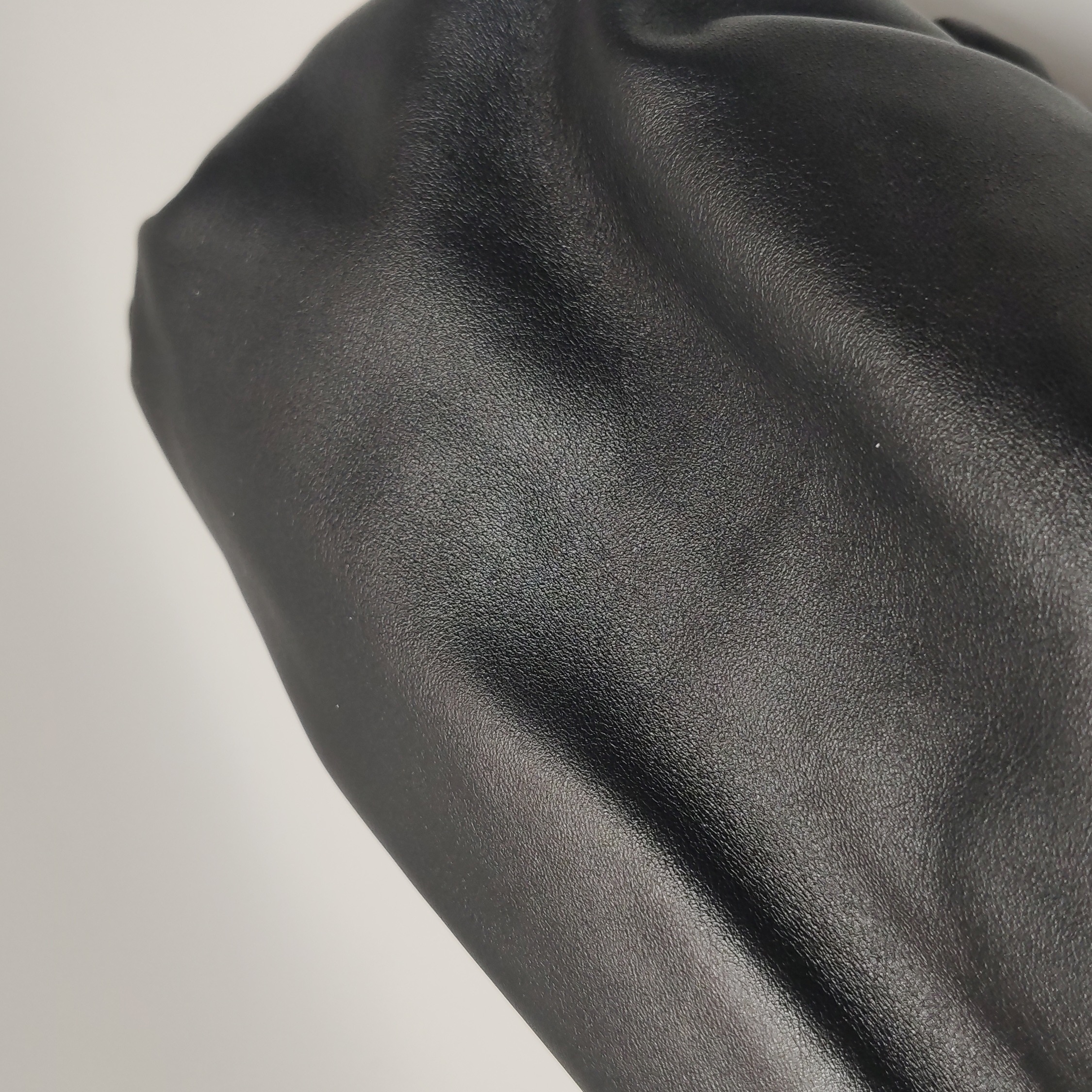 Bottega Veneta The Chain Pouch Leather — photo 13 of 19